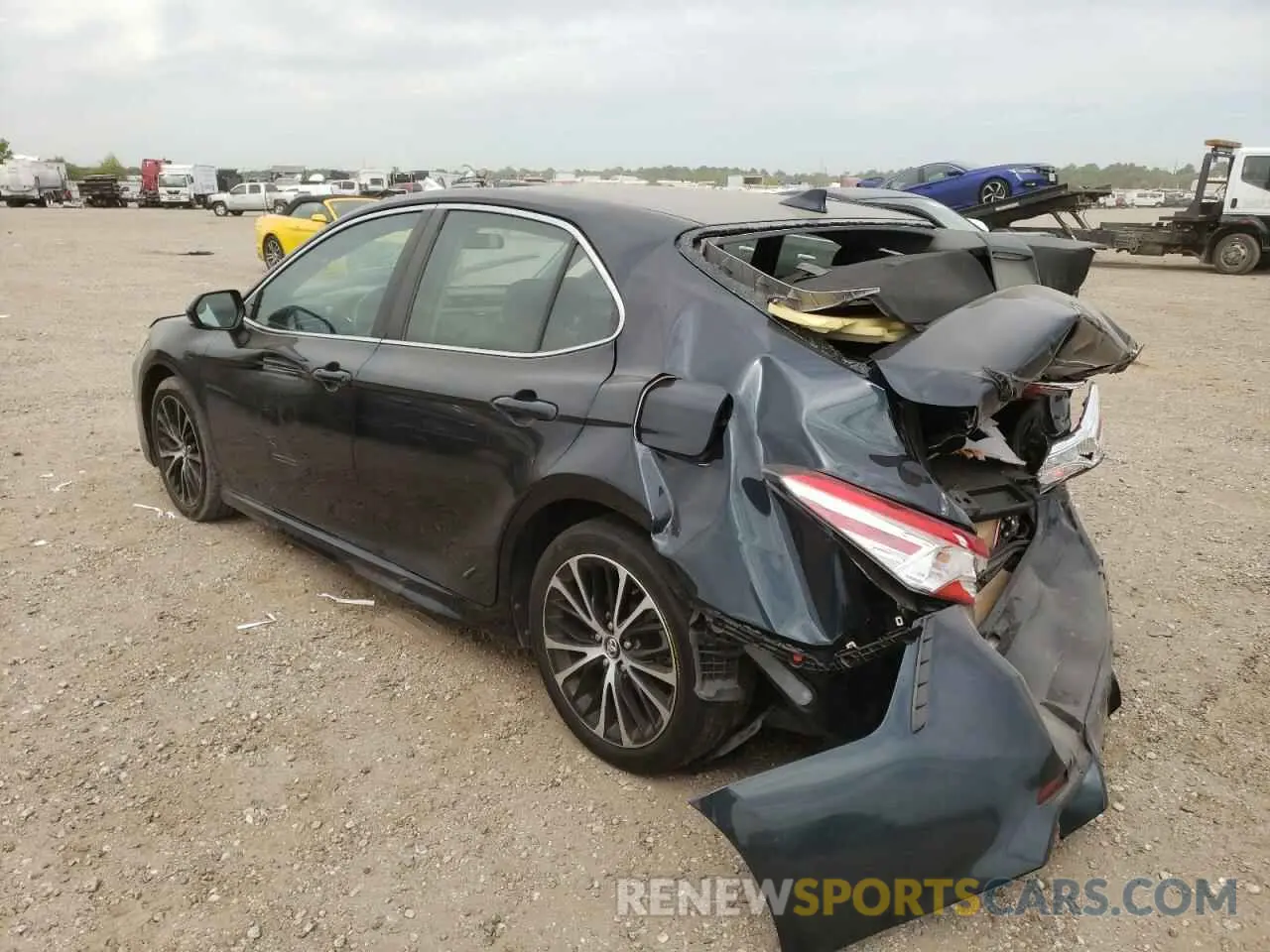 3 Фотография поврежденного автомобиля 4T1G11AK9LU928674 TOYOTA CAMRY 2020