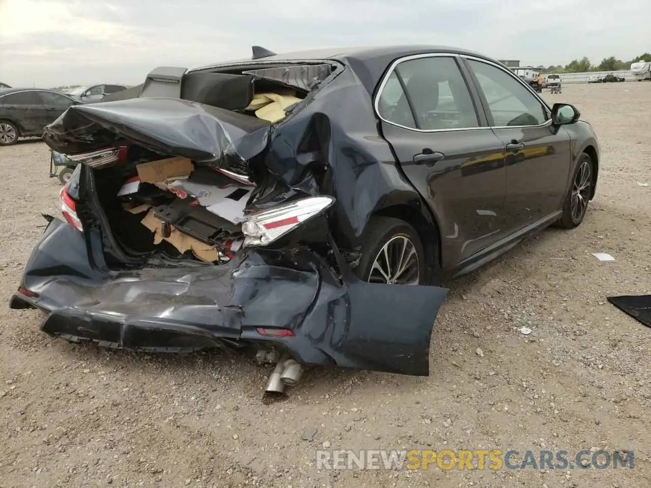 4 Фотография поврежденного автомобиля 4T1G11AK9LU928674 TOYOTA CAMRY 2020