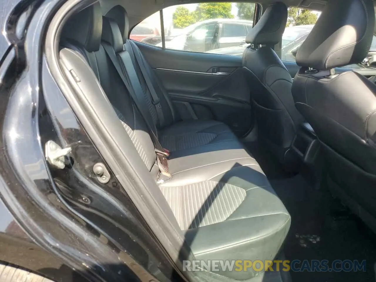 10 Photograph of a damaged car 4T1G11AK9LU930358 TOYOTA CAMRY 2020