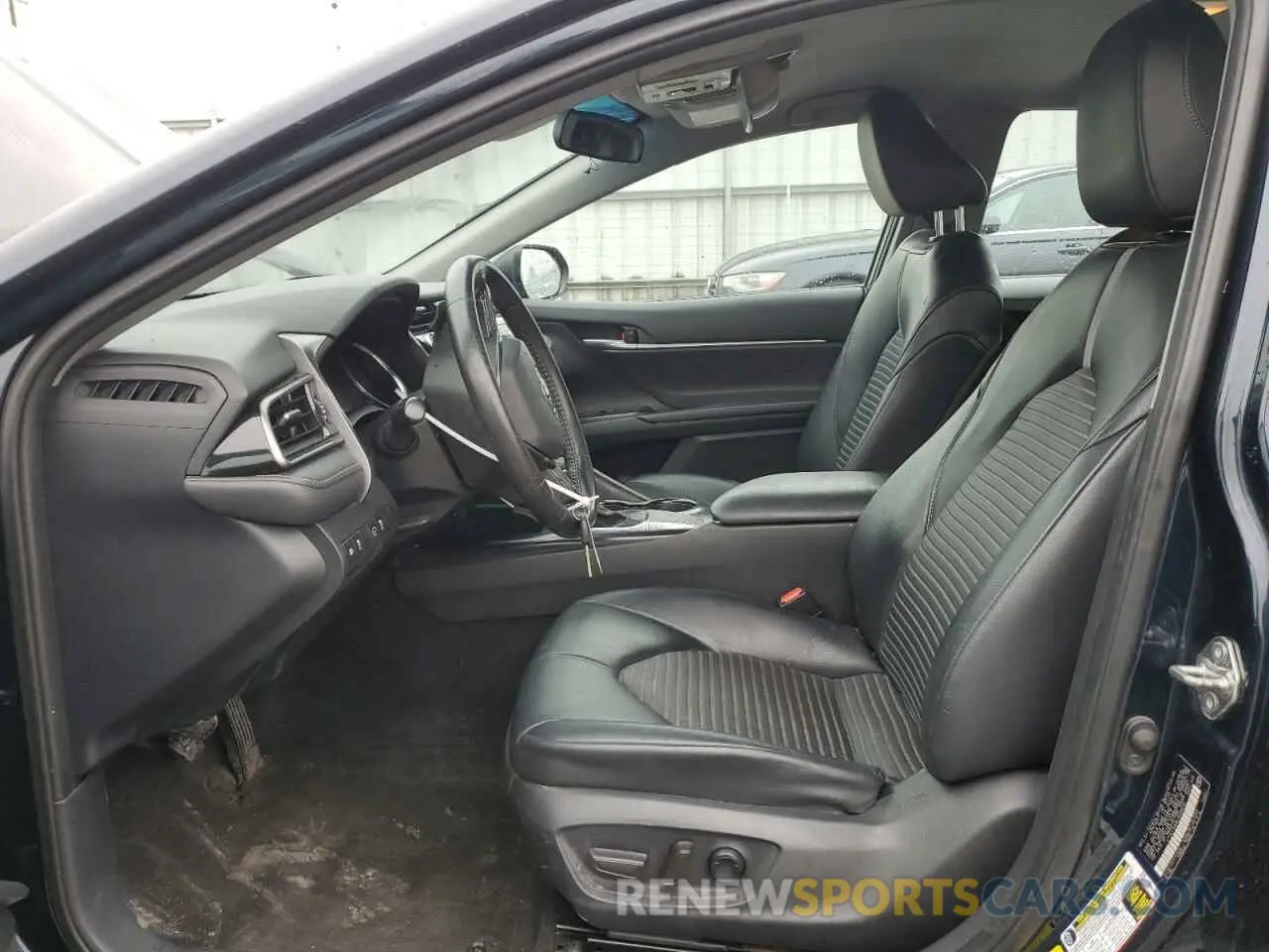 7 Фотография поврежденного автомобиля 4T1G11AK9LU939030 TOYOTA CAMRY 2020