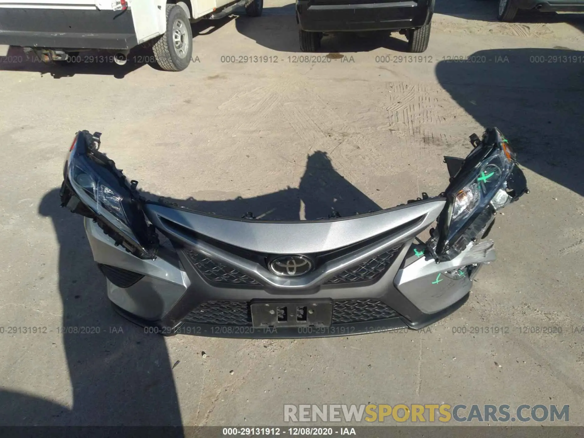 12 Photograph of a damaged car 4T1G11AK9LU943286 TOYOTA CAMRY 2020