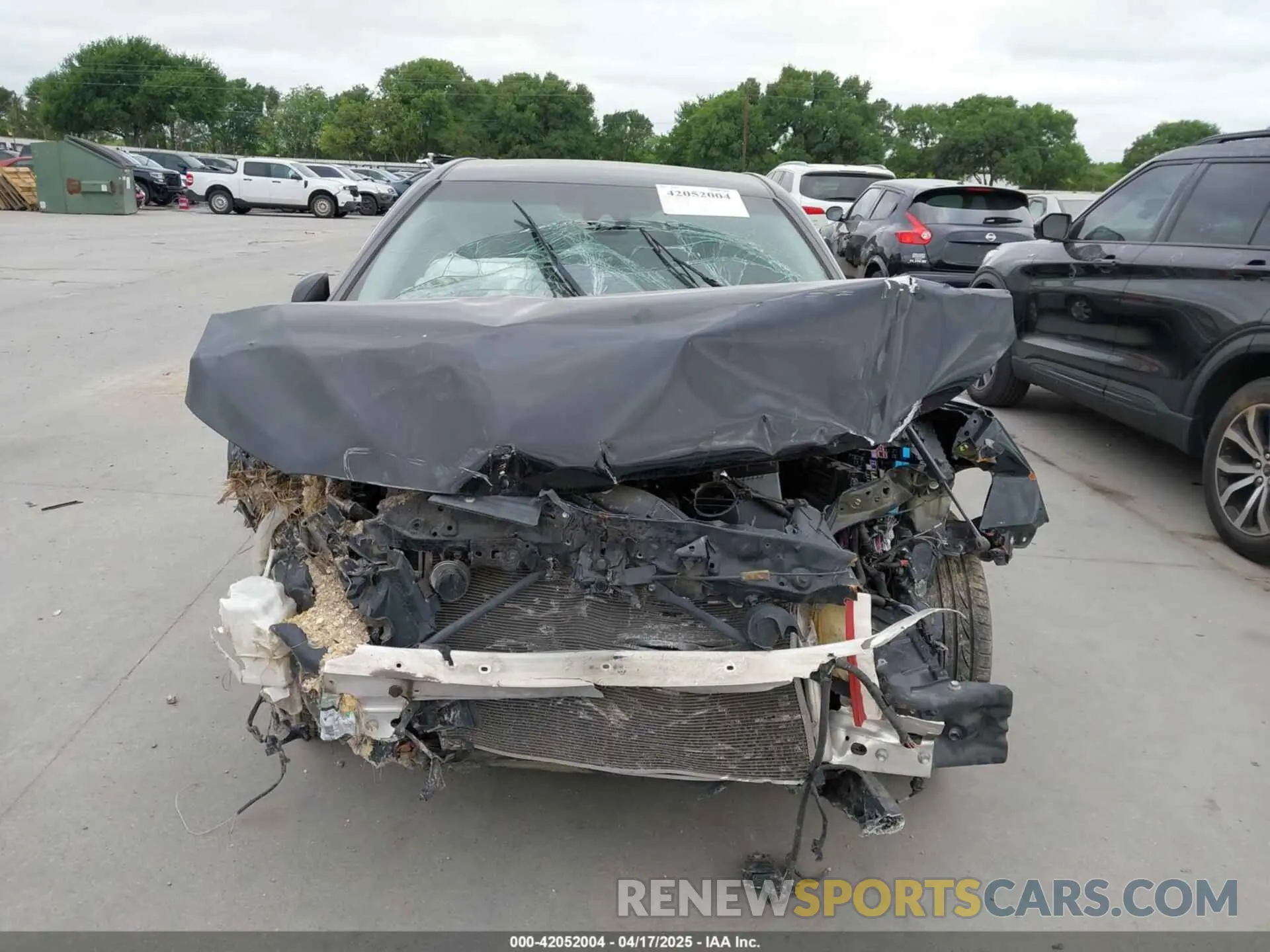 11 Photograph of a damaged car 4T1G11AK9LU946138 TOYOTA CAMRY 2020