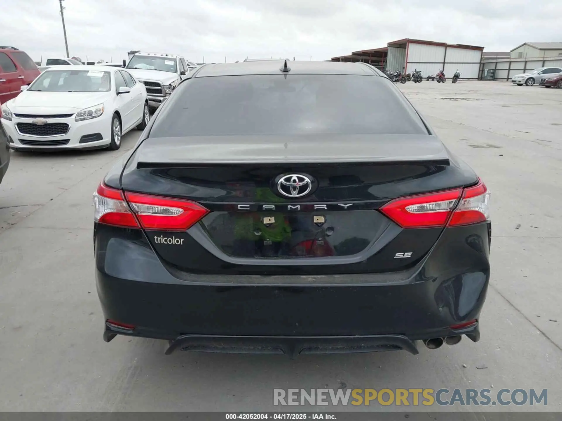 15 Photograph of a damaged car 4T1G11AK9LU946138 TOYOTA CAMRY 2020
