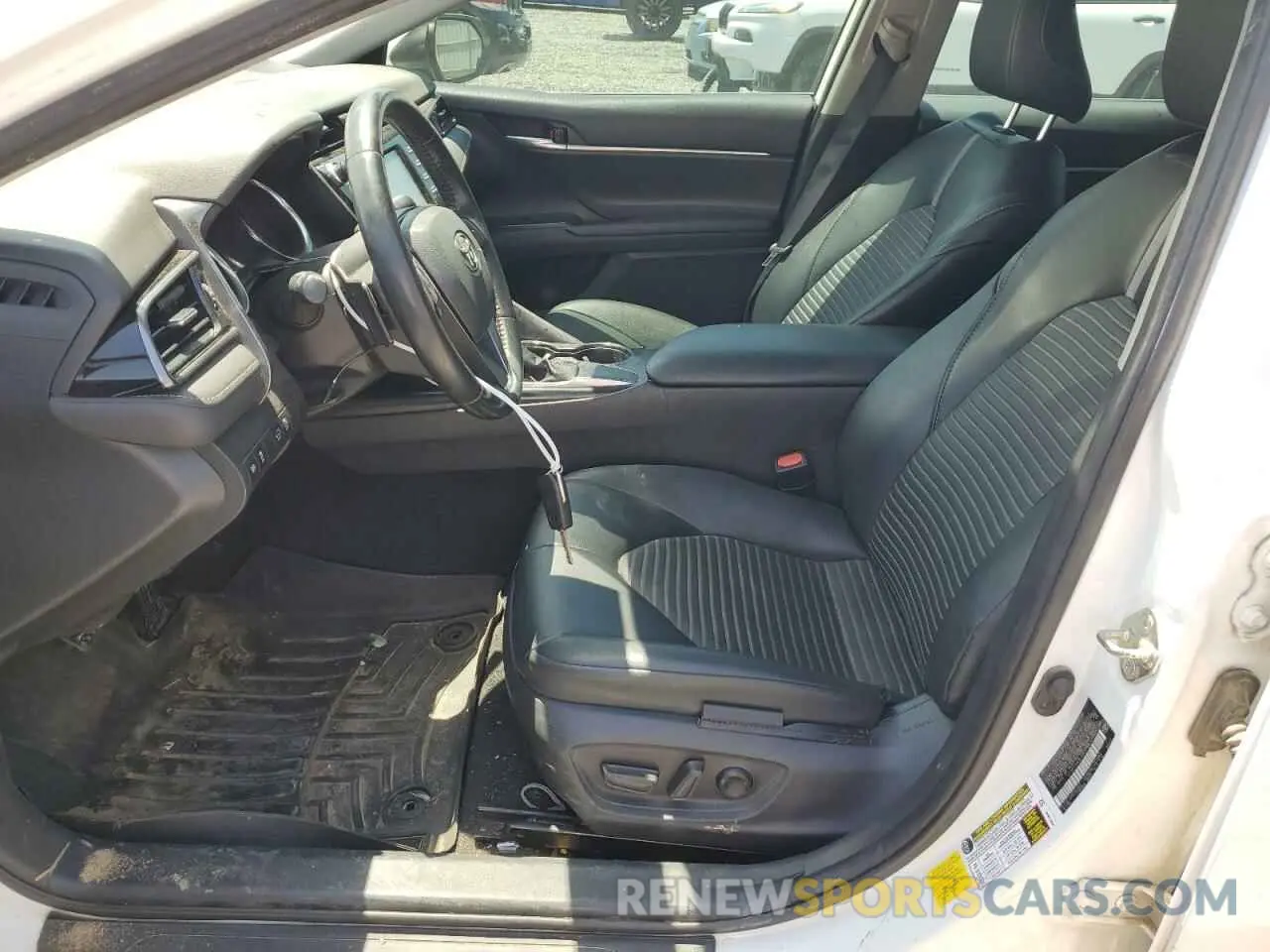 7 Photograph of a damaged car 4T1G11AK9LU950769 TOYOTA CAMRY 2020