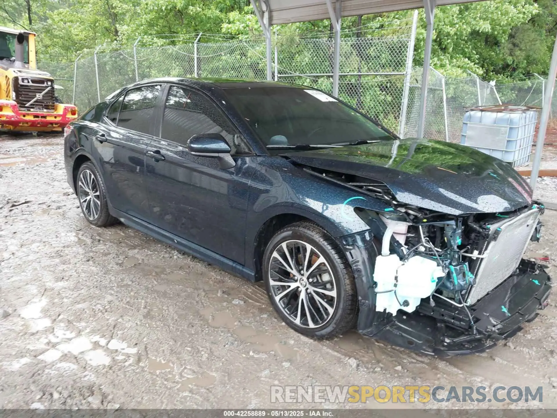 1 Photograph of a damaged car 4T1G11AK9LU979477 TOYOTA CAMRY 2020