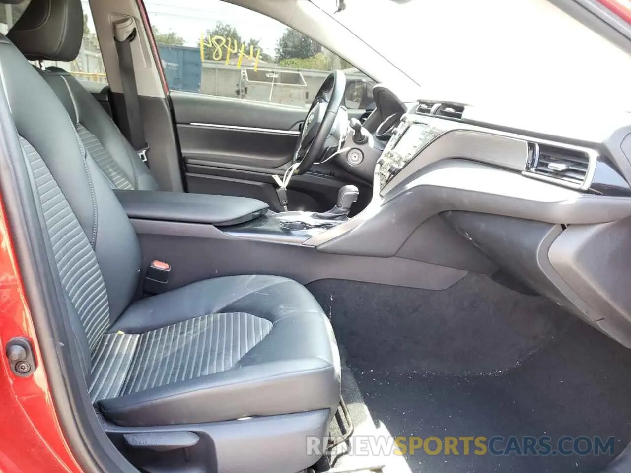 5 Photograph of a damaged car 4T1G11AKXLU303619 TOYOTA CAMRY 2020