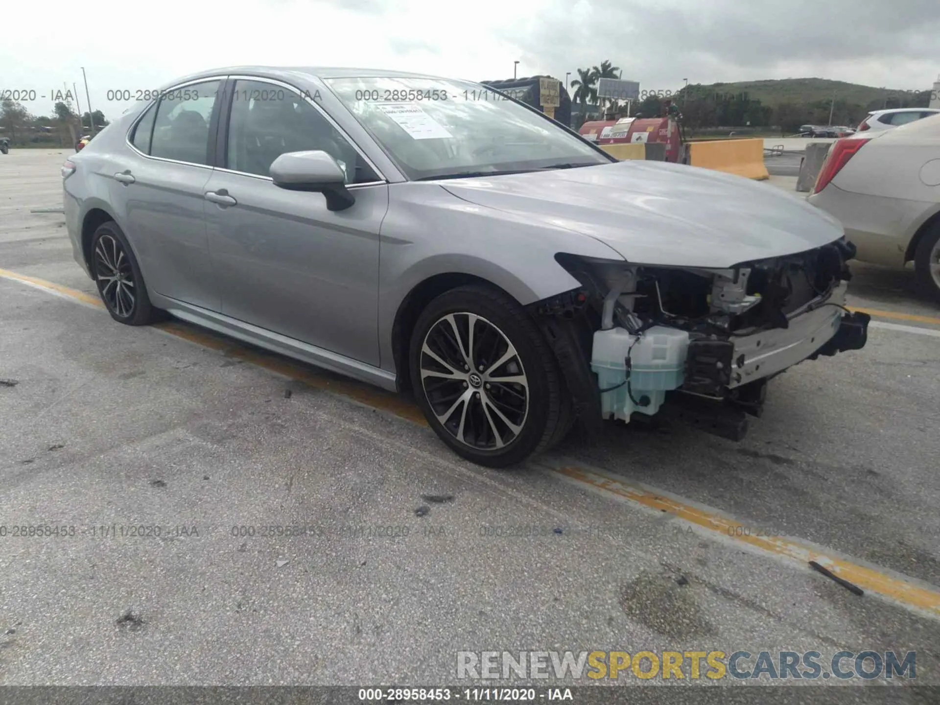 1 Photograph of a damaged car 4T1G11AKXLU304754 TOYOTA CAMRY 2020