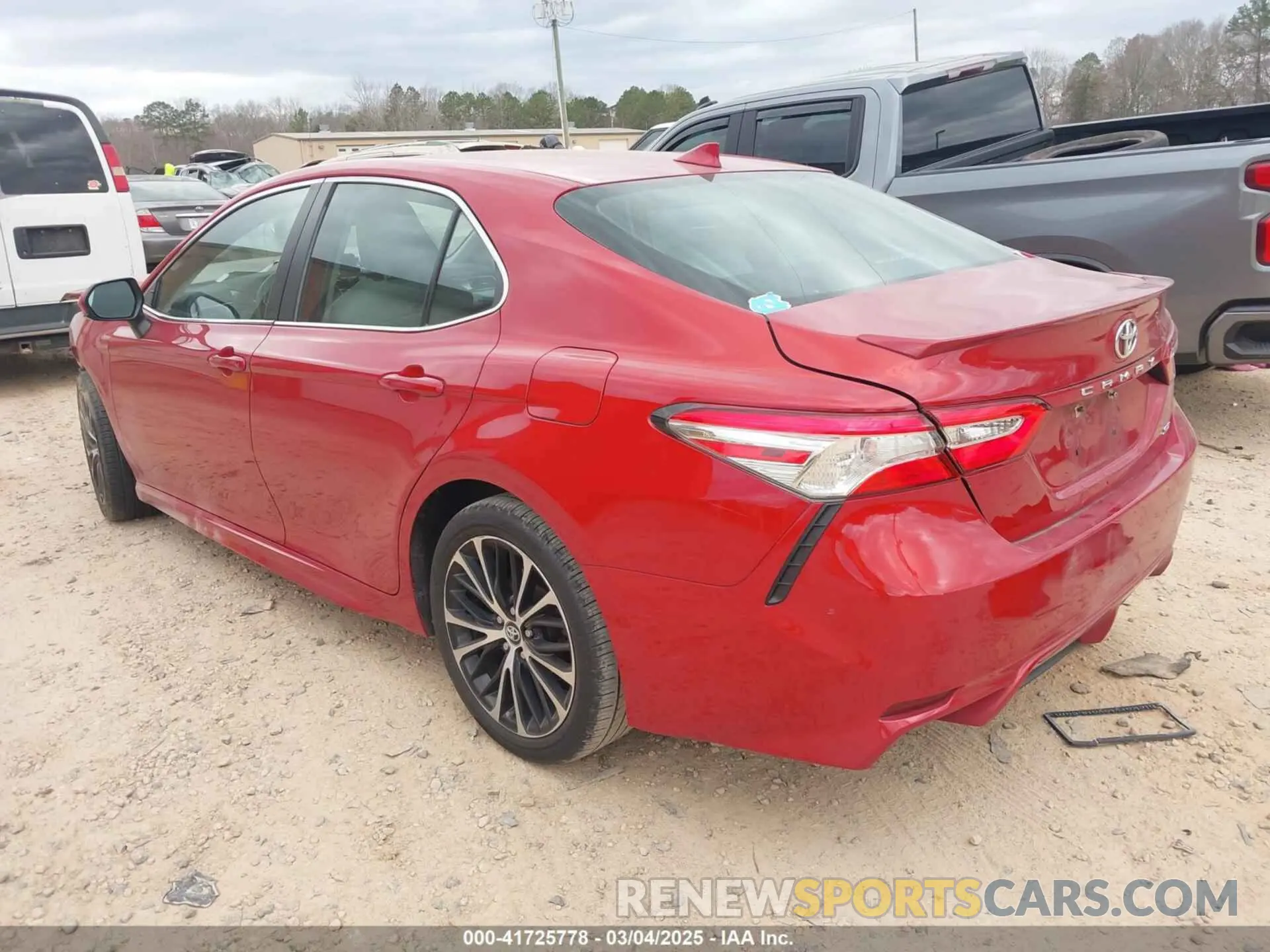 3 Фотография поврежденного автомобиля 4T1G11AKXLU319013 TOYOTA CAMRY 2020