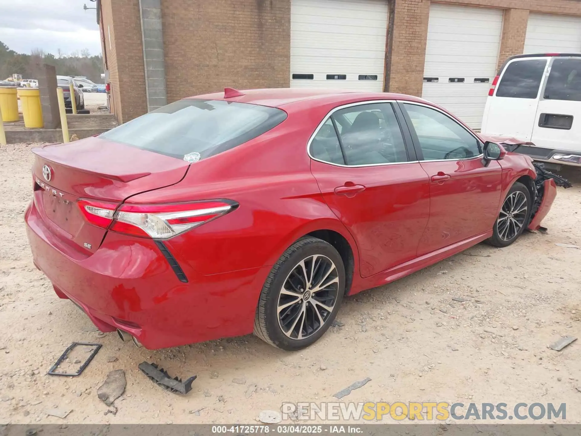 4 Фотография поврежденного автомобиля 4T1G11AKXLU319013 TOYOTA CAMRY 2020