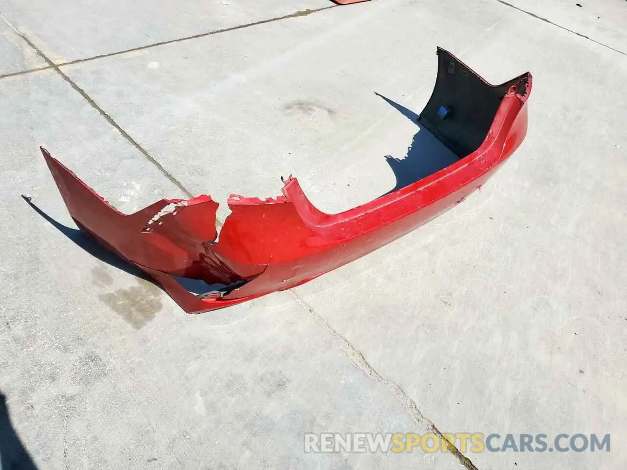 12 Photograph of a damaged car 4T1G11AKXLU320646 TOYOTA CAMRY 2020