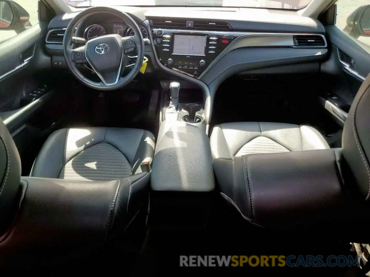 8 Photograph of a damaged car 4T1G11AKXLU320646 TOYOTA CAMRY 2020