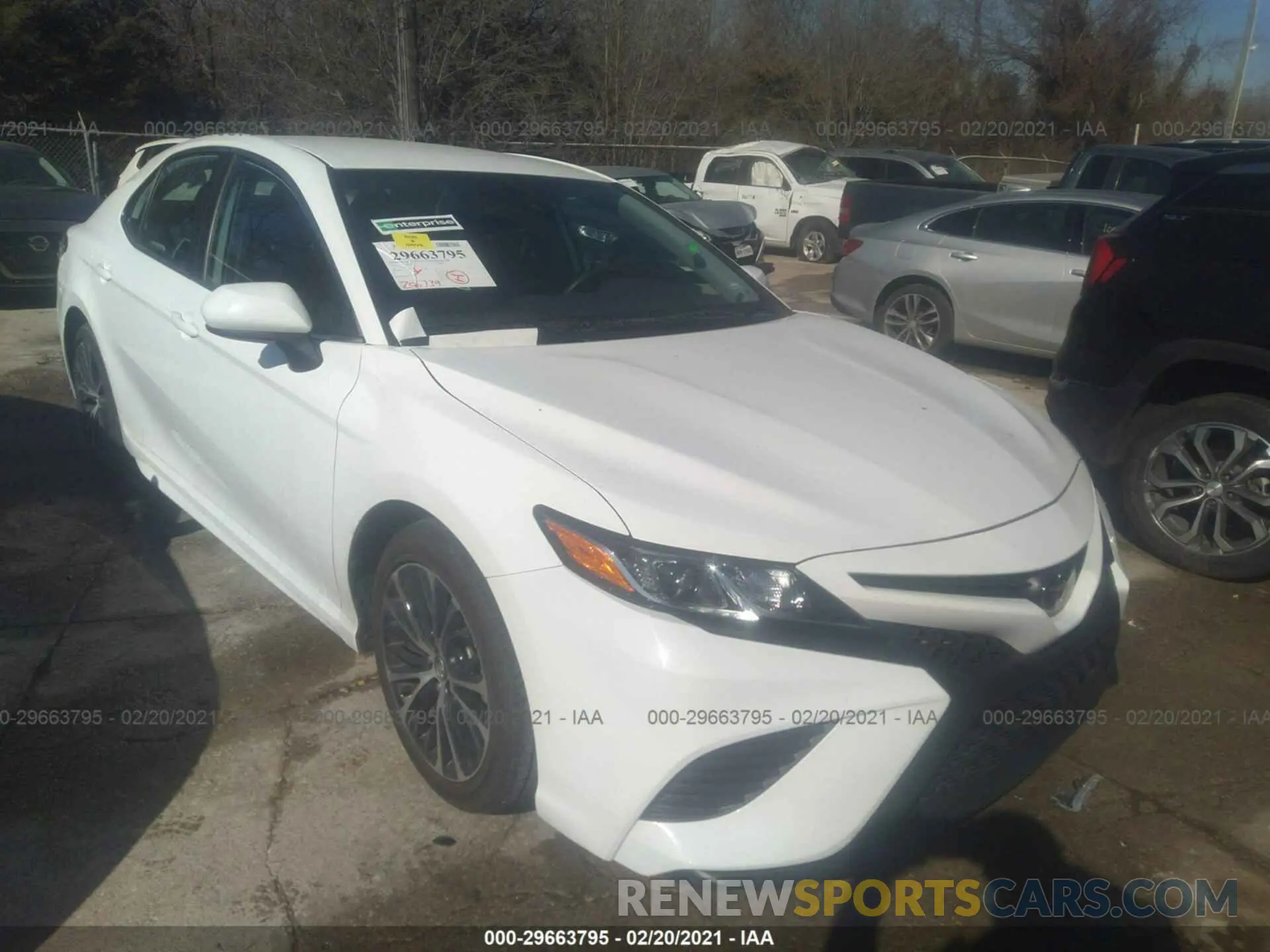 1 Photograph of a damaged car 4T1G11AKXLU336734 TOYOTA CAMRY 2020