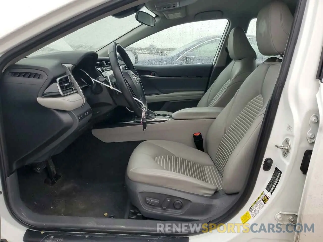 7 Photograph of a damaged car 4T1G11AKXLU347961 TOYOTA CAMRY 2020