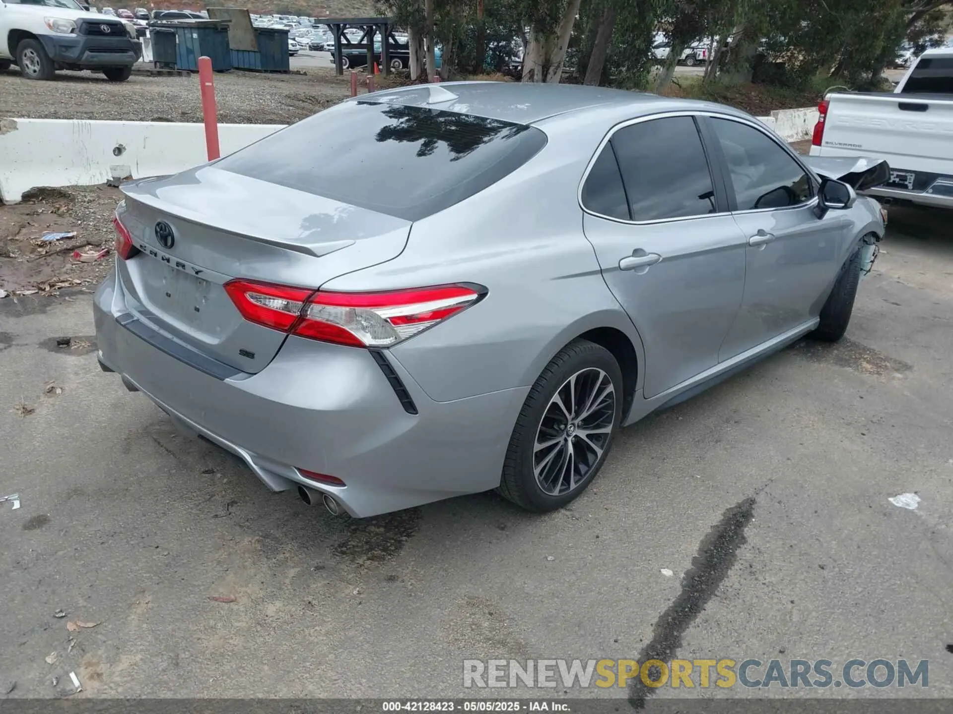 4 Фотография поврежденного автомобиля 4T1G11AKXLU349905 TOYOTA CAMRY 2020