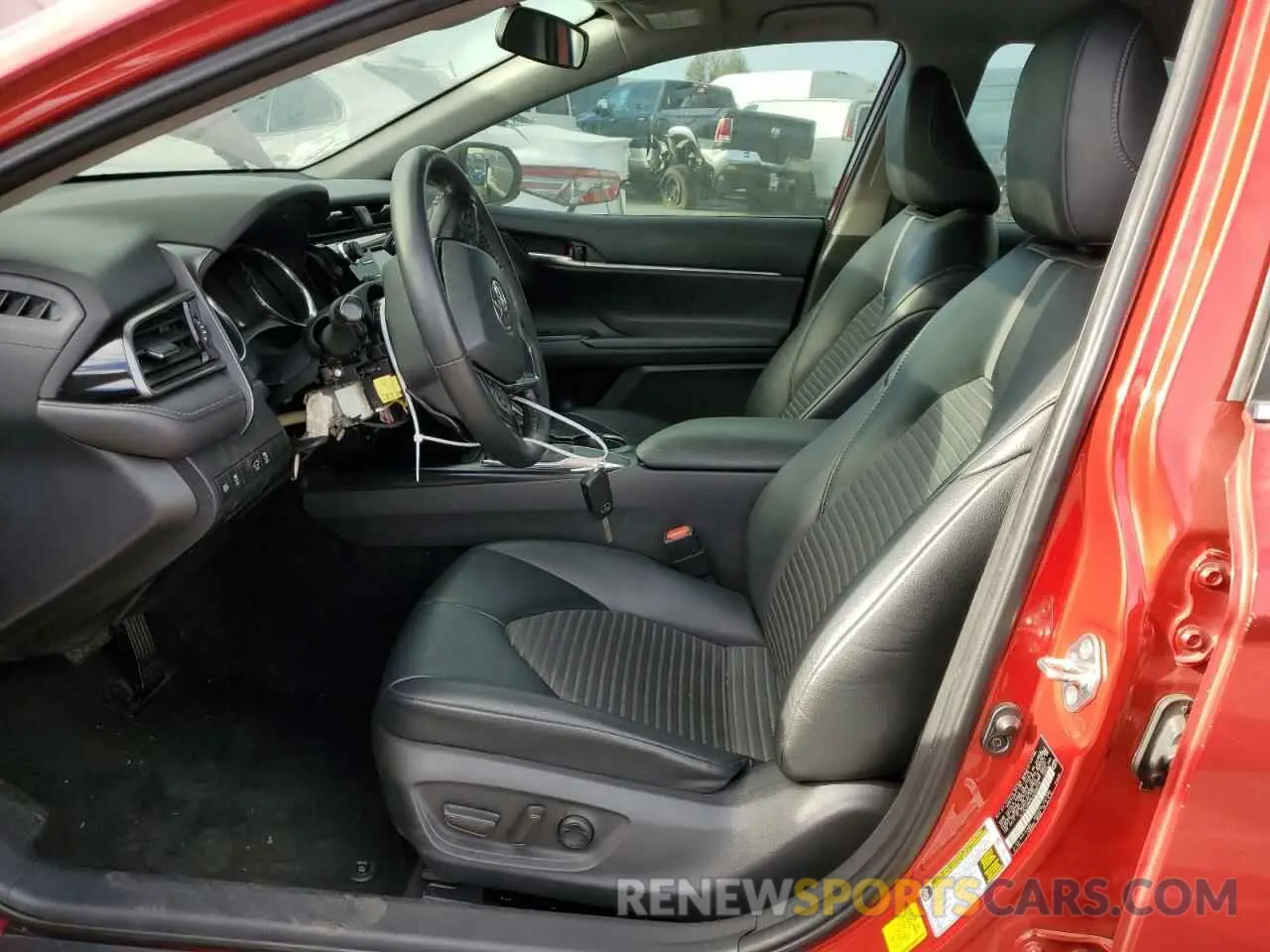 7 Photograph of a damaged car 4T1G11AKXLU369779 TOYOTA CAMRY 2020