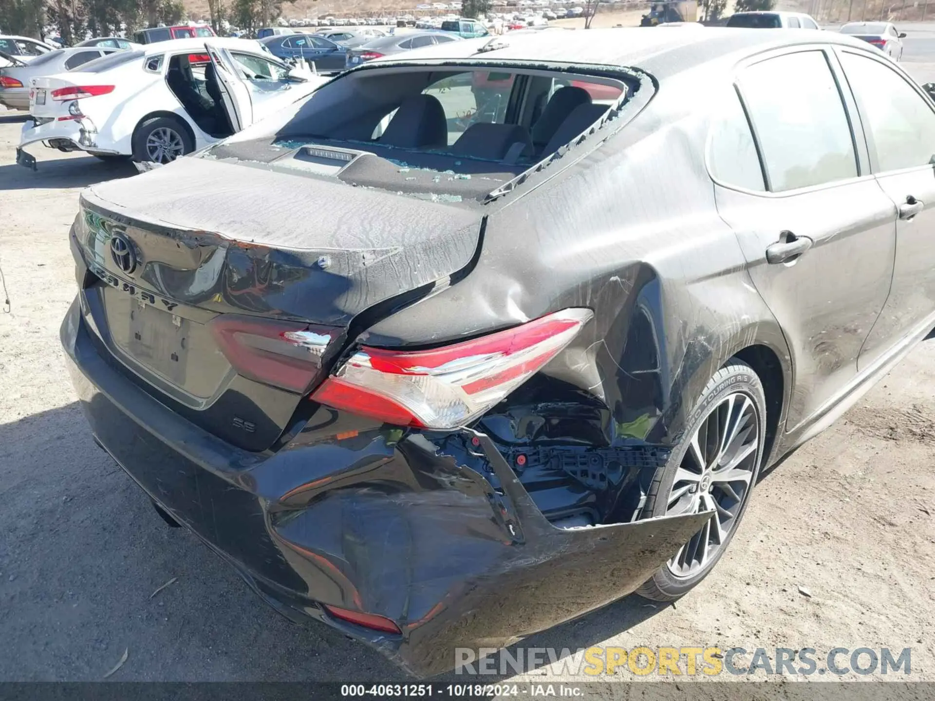 12 Photograph of a damaged car 4T1G11AKXLU373153 TOYOTA CAMRY 2020