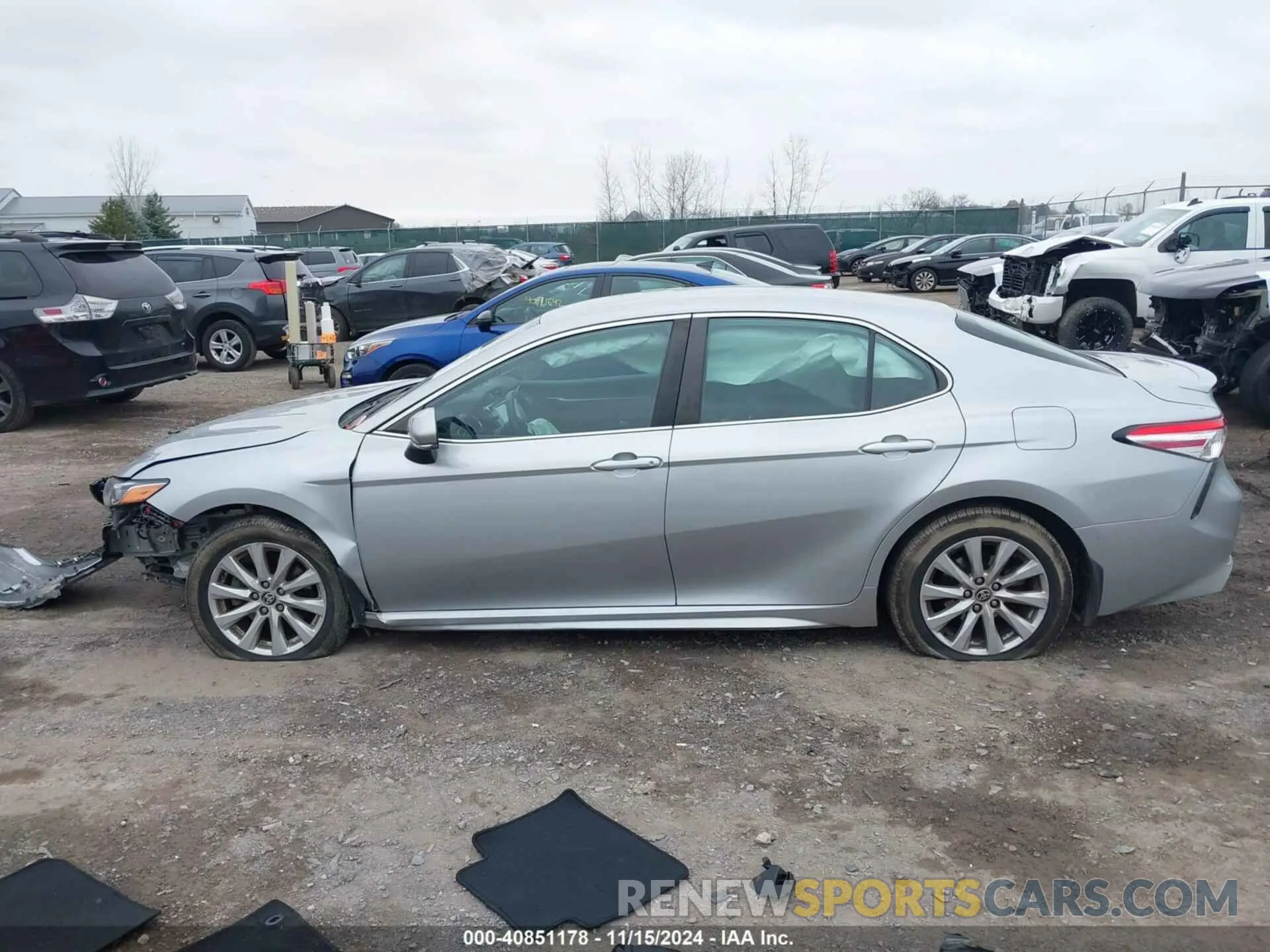 14 Photograph of a damaged car 4T1G11AKXLU377381 TOYOTA CAMRY 2020