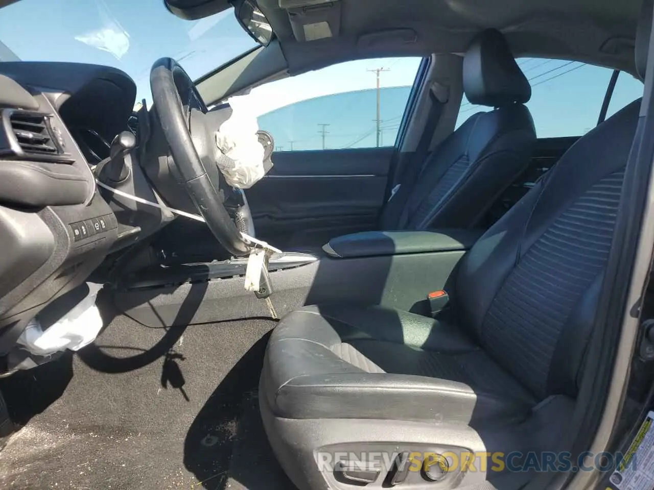 7 Photograph of a damaged car 4T1G11AKXLU390311 TOYOTA CAMRY 2020