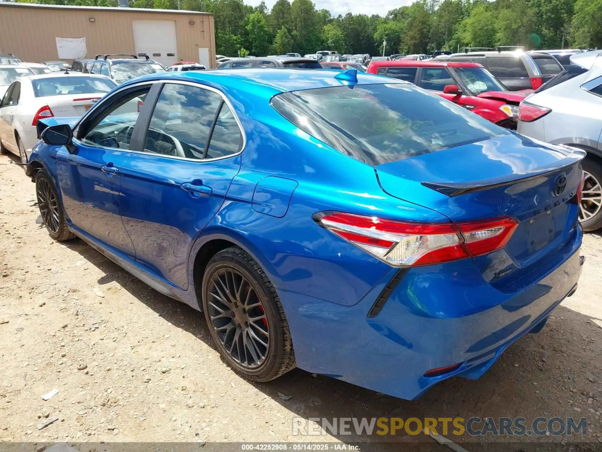 3 Фотография поврежденного автомобиля 4T1G11AKXLU394844 TOYOTA CAMRY 2020