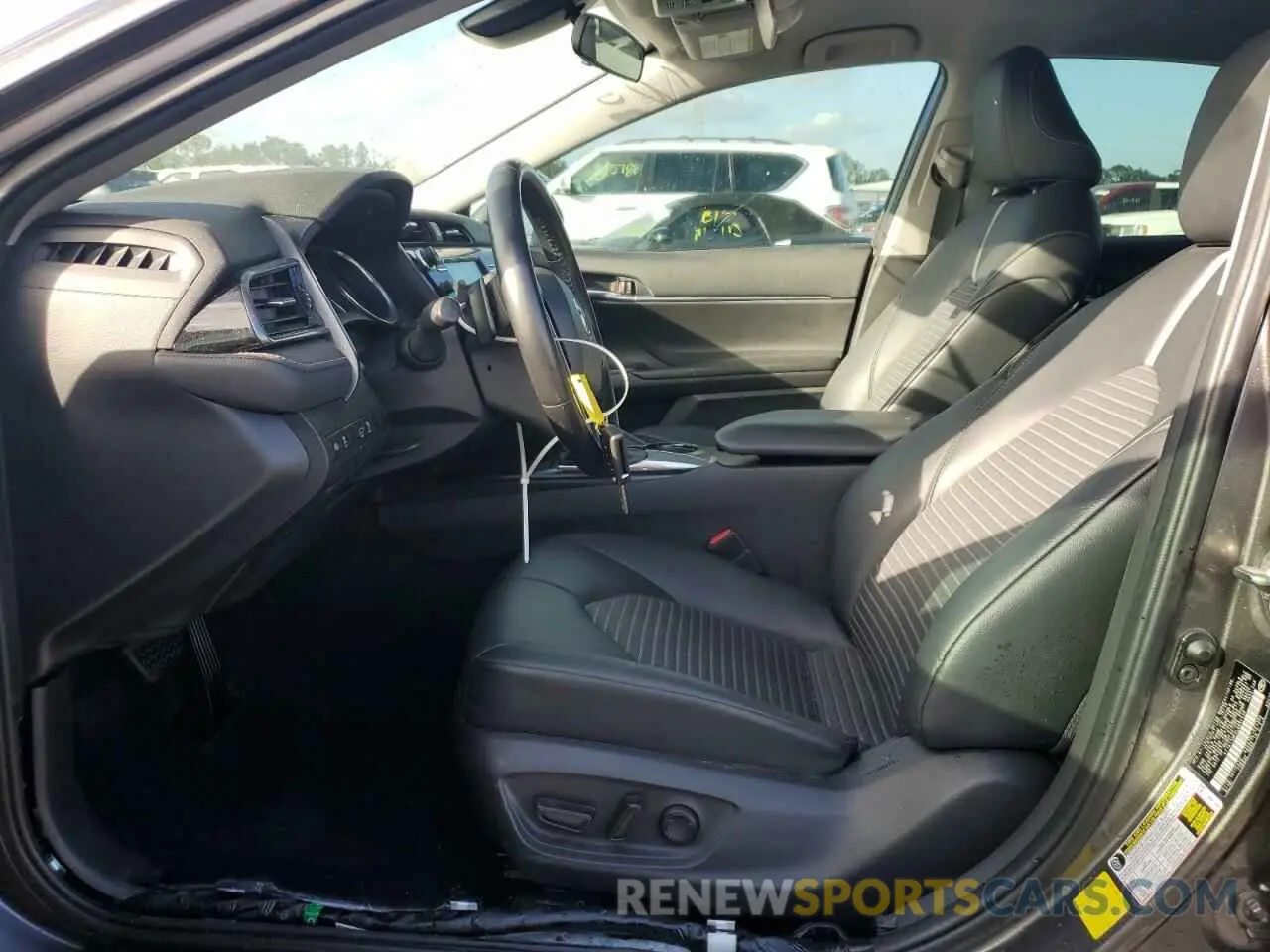 7 Photograph of a damaged car 4T1G11AKXLU884426 TOYOTA CAMRY 2020
