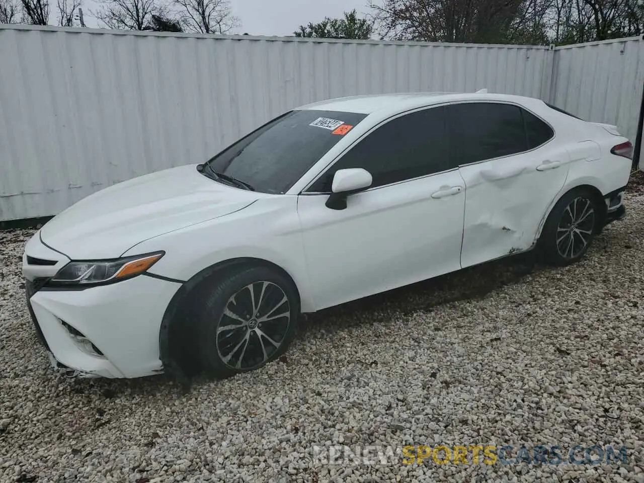 1 Photograph of a damaged car 4T1G11AKXLU890016 TOYOTA CAMRY 2020