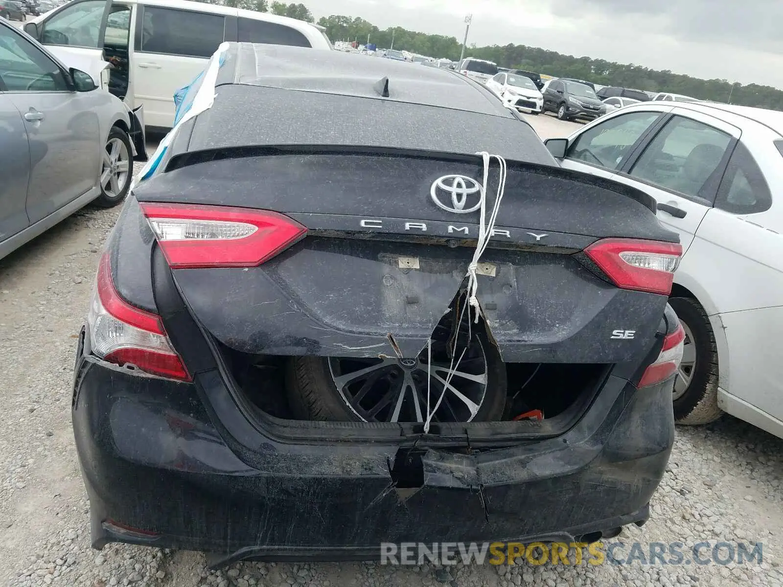 6 Photograph of a damaged car 4T1G11AKXLU897290 TOYOTA CAMRY 2020