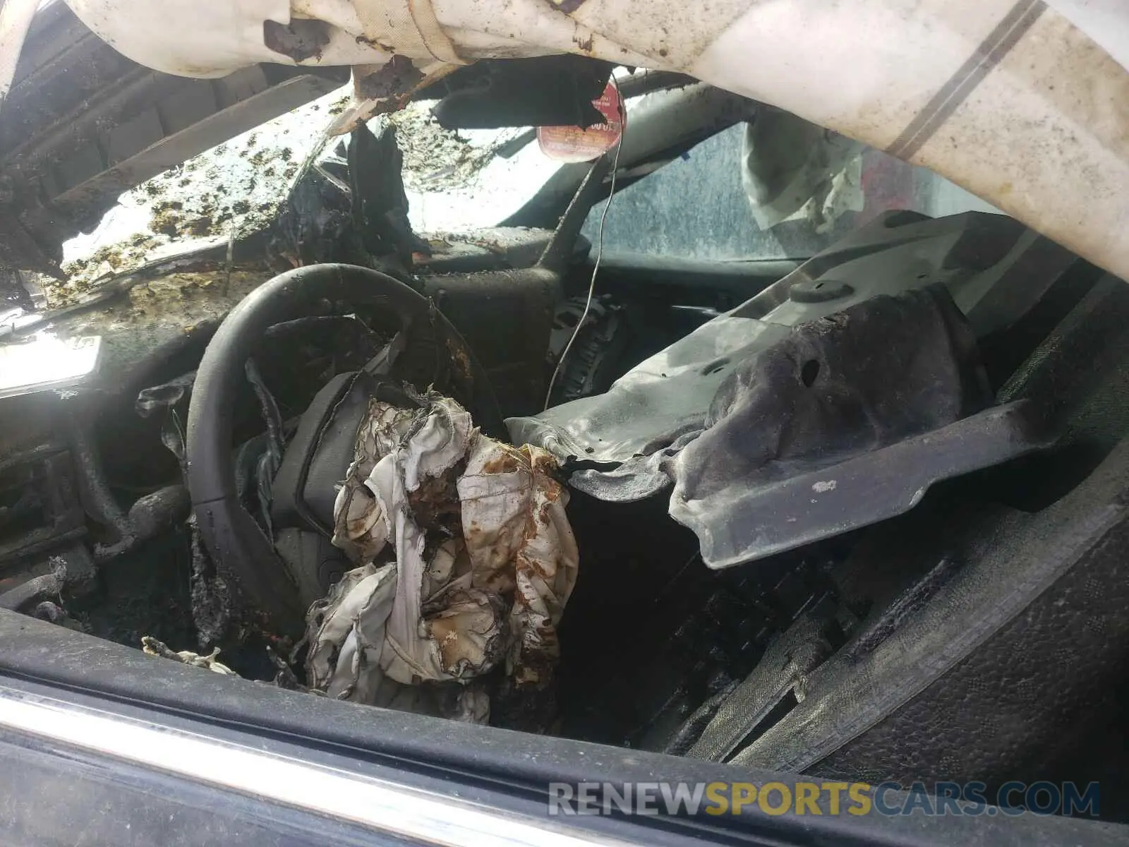 9 Photograph of a damaged car 4T1G11AKXLU897290 TOYOTA CAMRY 2020