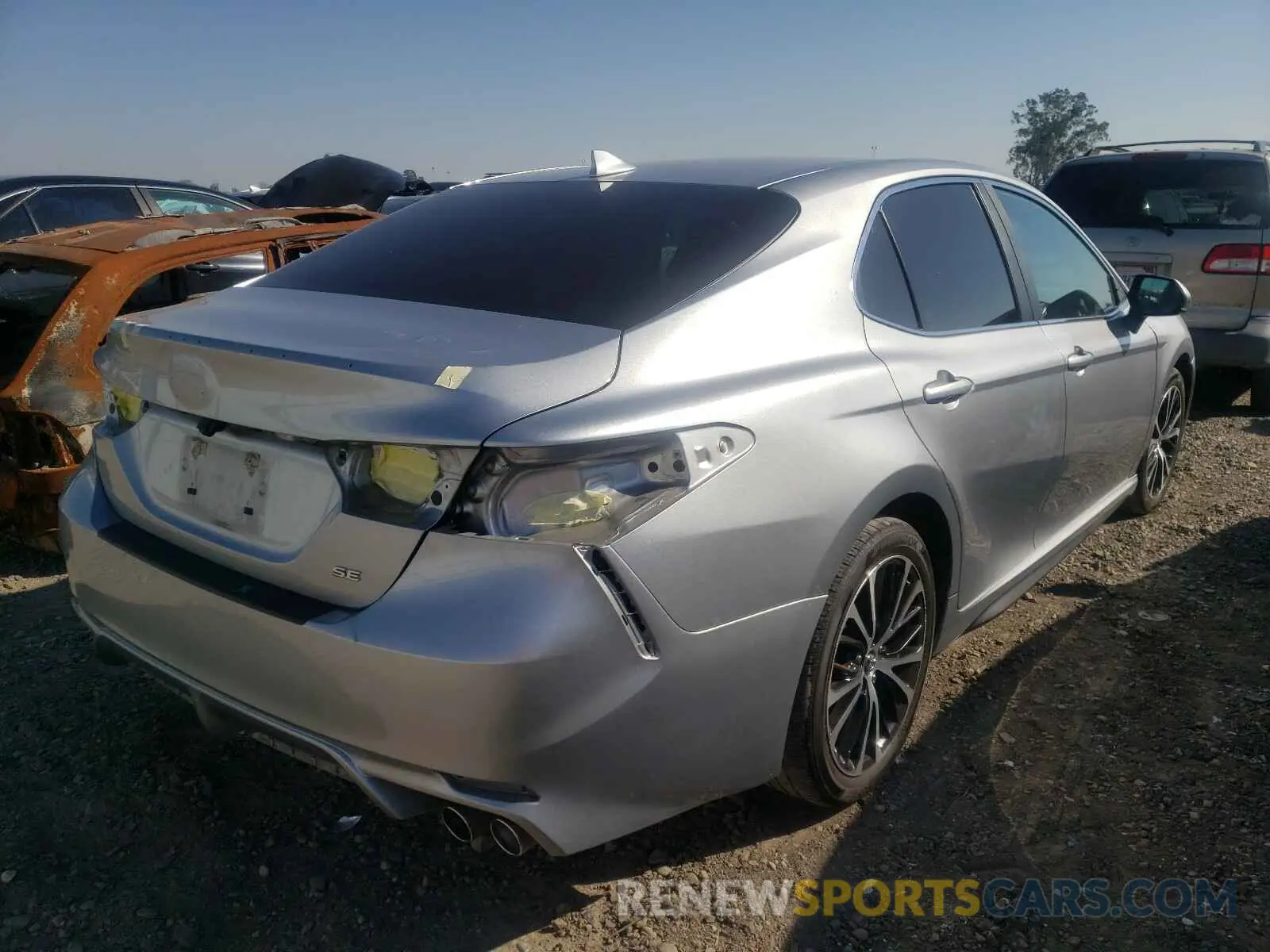4 Photograph of a damaged car 4T1G11AKXLU905274 TOYOTA CAMRY 2020