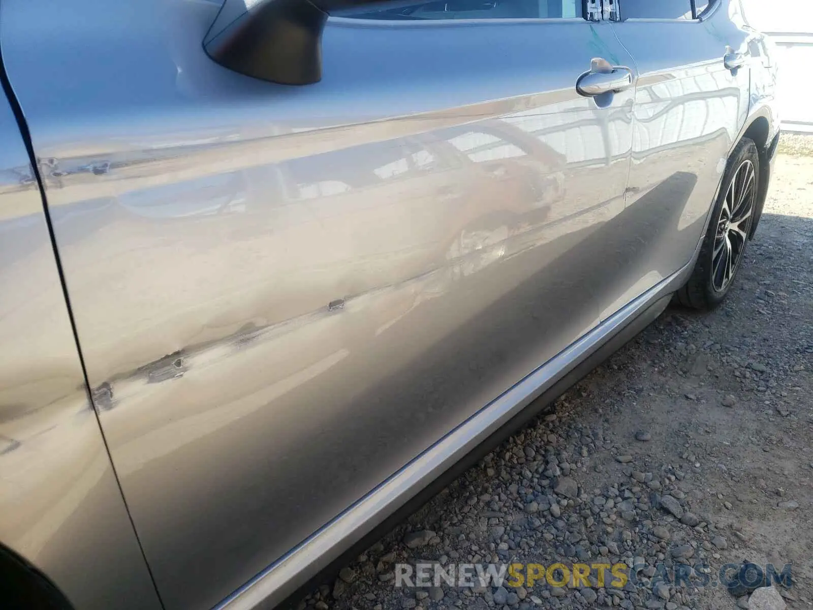 9 Photograph of a damaged car 4T1G11AKXLU905274 TOYOTA CAMRY 2020