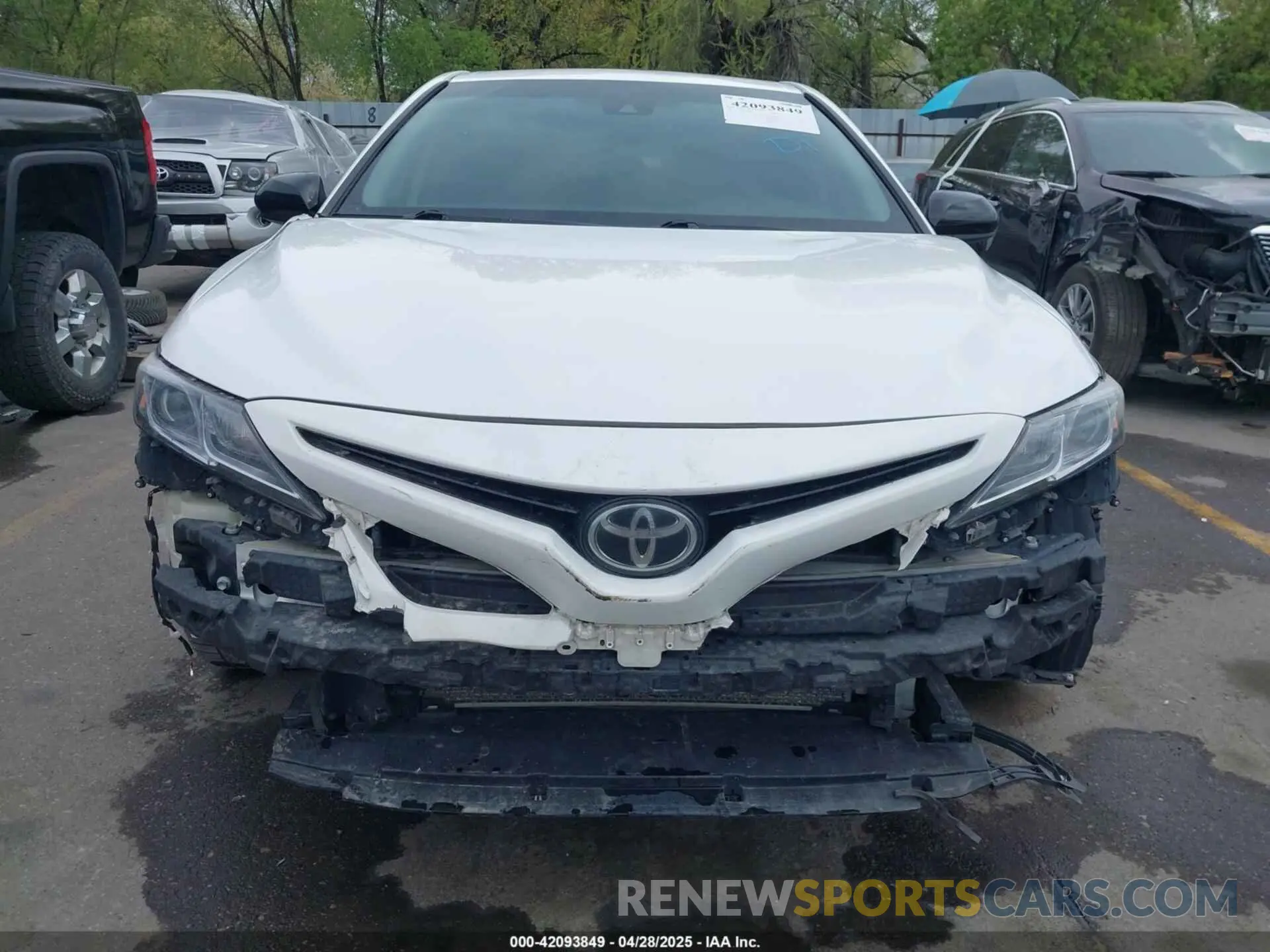 13 Photograph of a damaged car 4T1G11AKXLU908241 TOYOTA CAMRY 2020