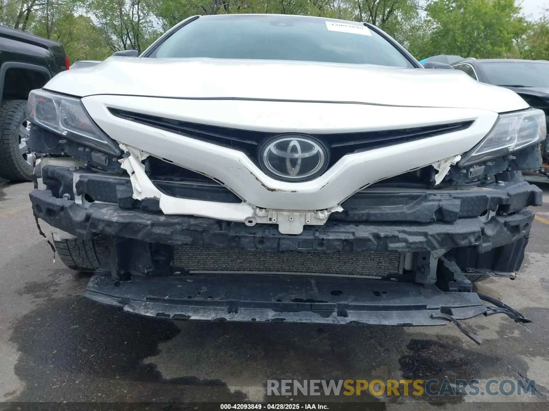 6 Photograph of a damaged car 4T1G11AKXLU908241 TOYOTA CAMRY 2020