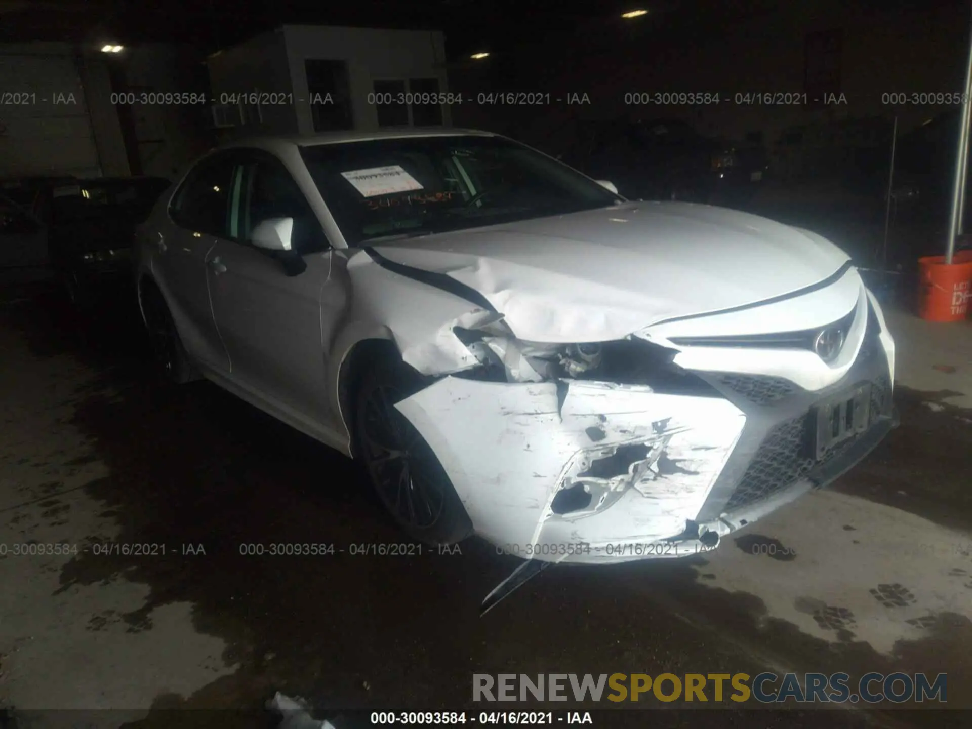 1 Photograph of a damaged car 4T1G11AKXLU910779 TOYOTA CAMRY 2020