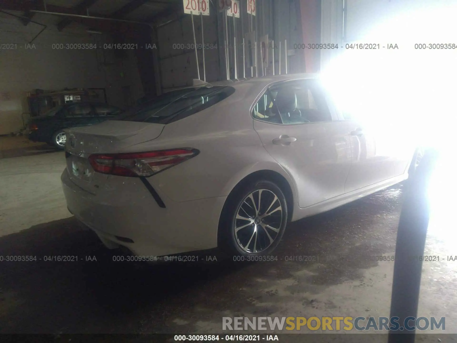 4 Photograph of a damaged car 4T1G11AKXLU910779 TOYOTA CAMRY 2020