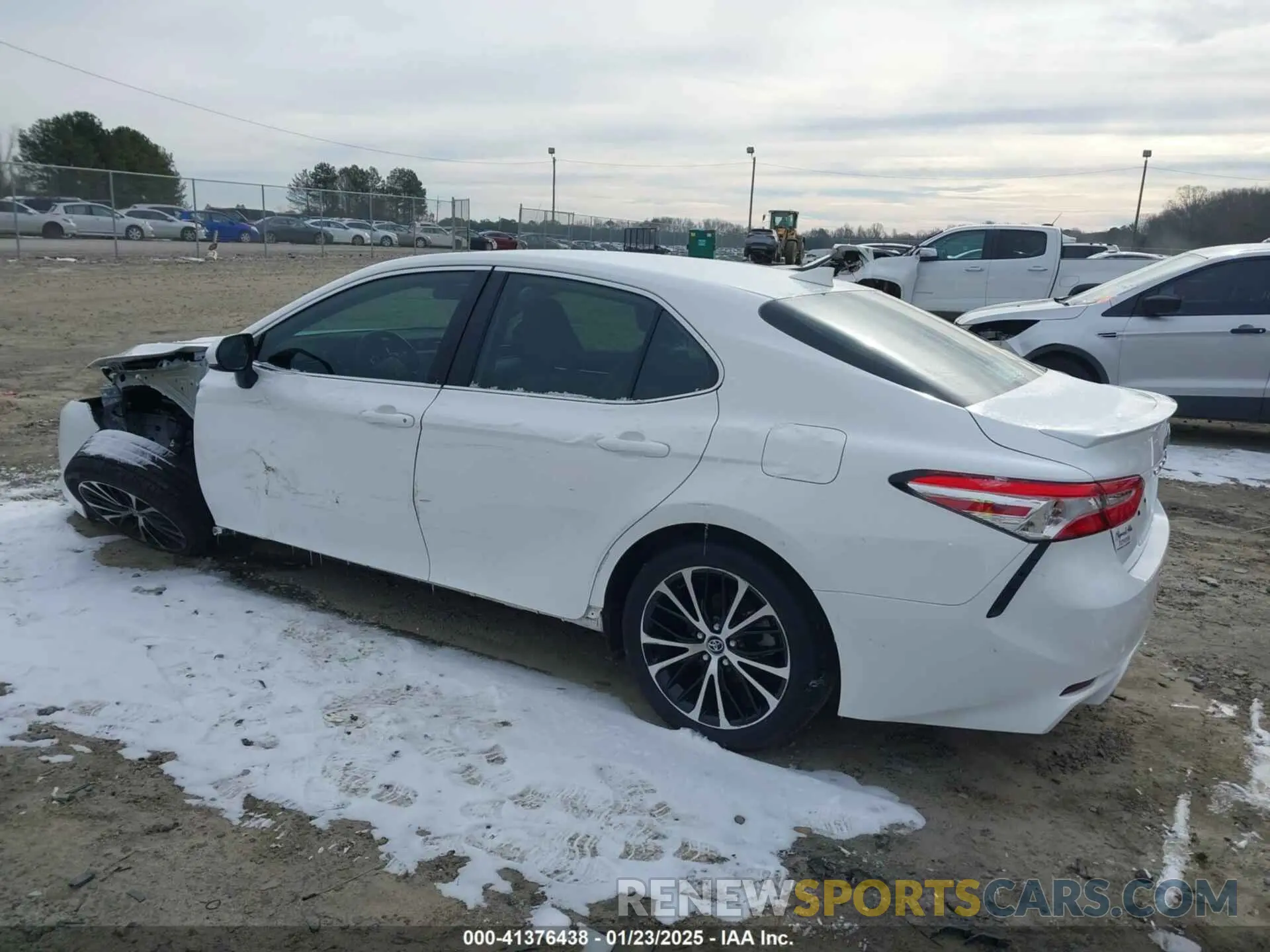 3 Photograph of a damaged car 4T1G11AKXLU920633 TOYOTA CAMRY 2020