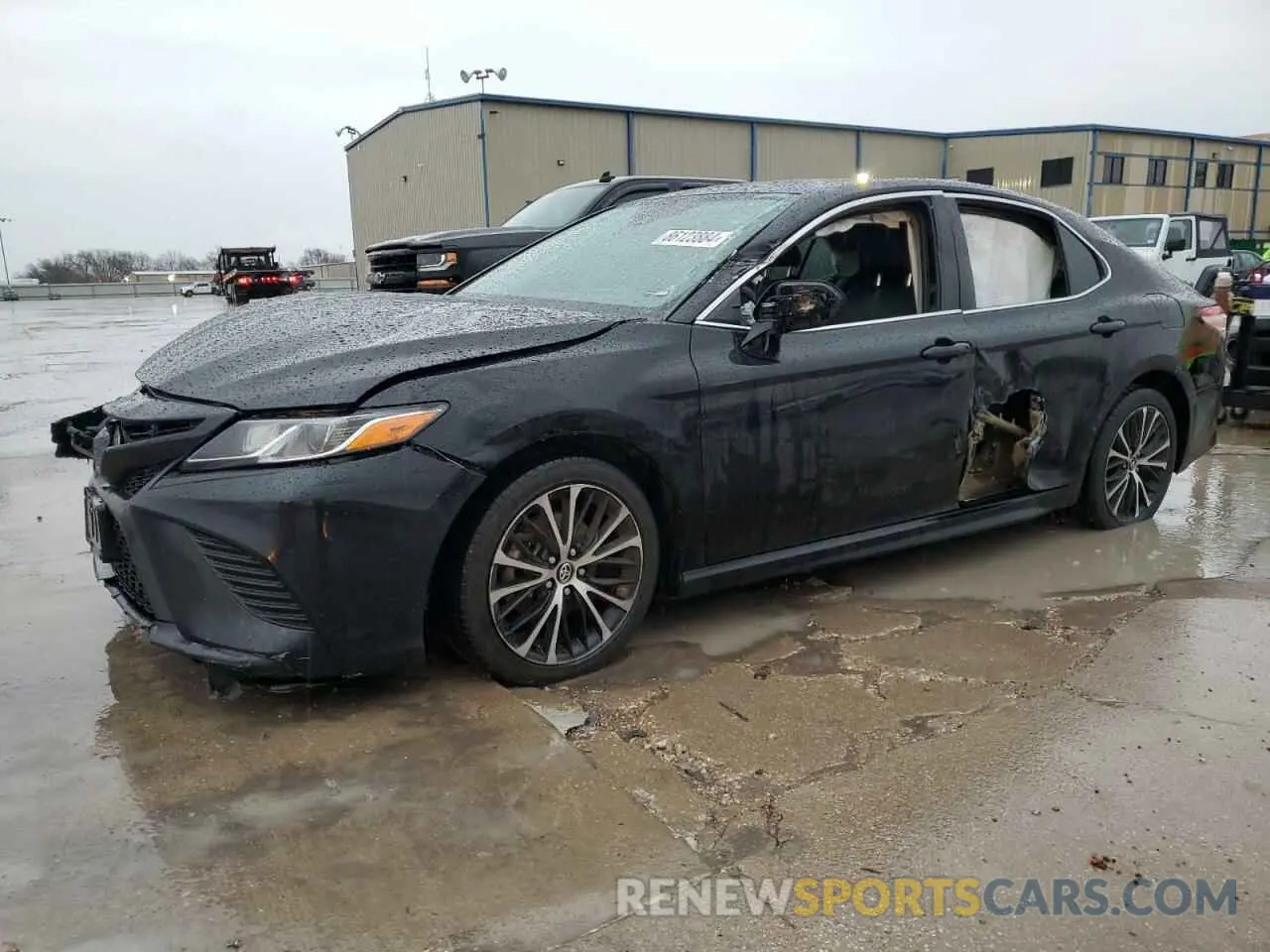 1 Photograph of a damaged car 4T1G11AKXLU922902 TOYOTA CAMRY 2020