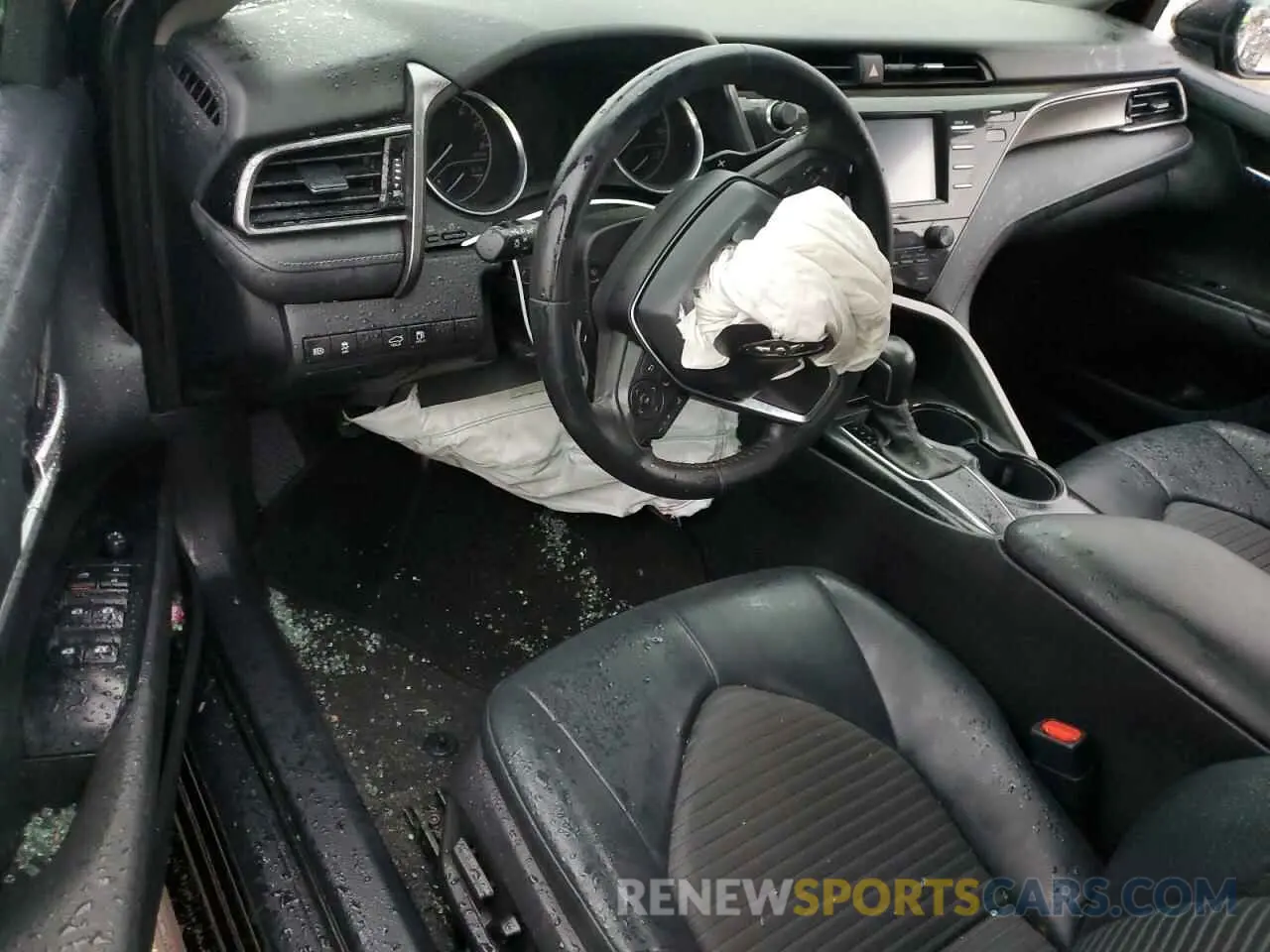 8 Photograph of a damaged car 4T1G11AKXLU922902 TOYOTA CAMRY 2020