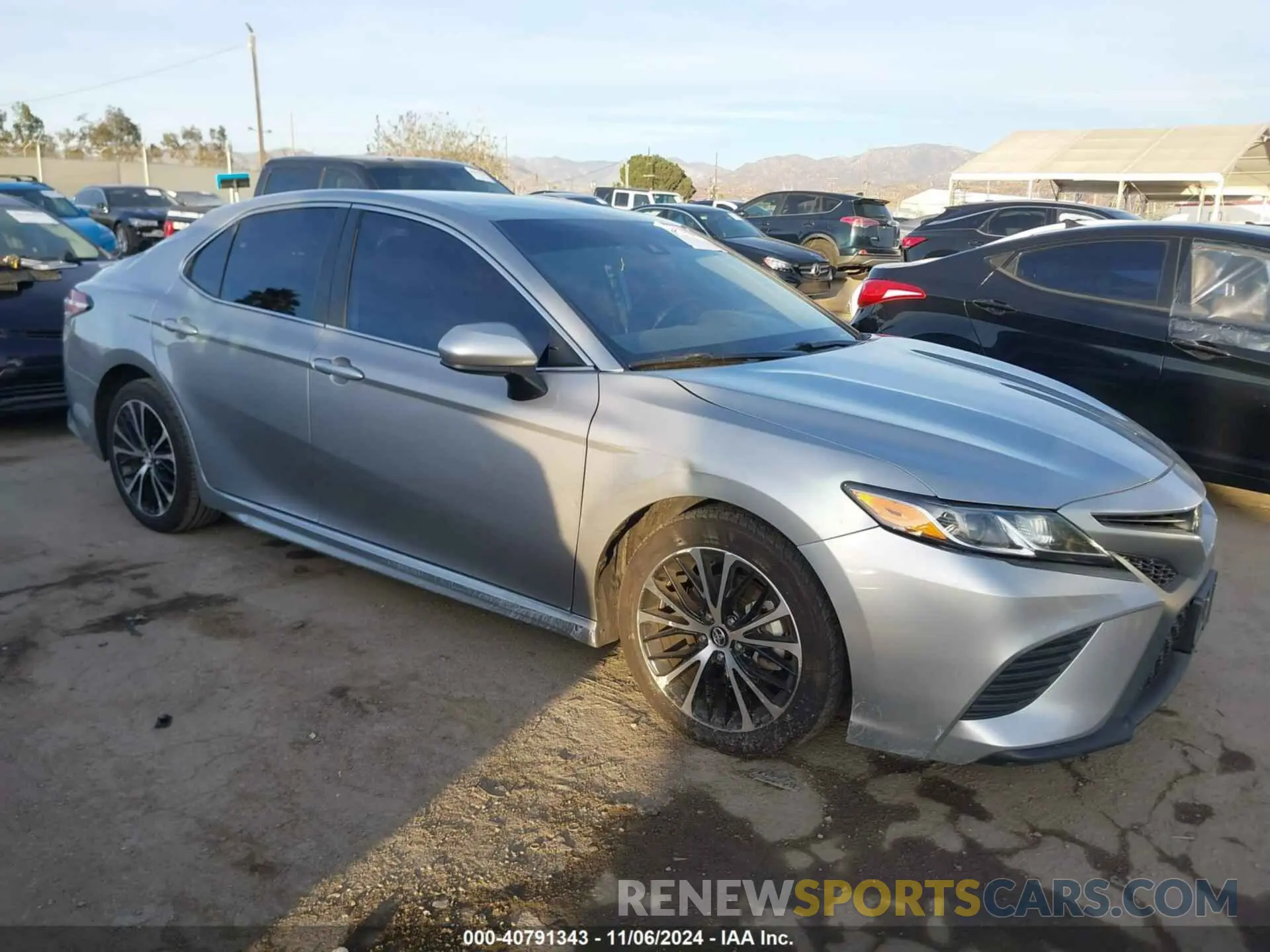 1 Фотография поврежденного автомобиля 4T1G11AKXLU926819 TOYOTA CAMRY 2020