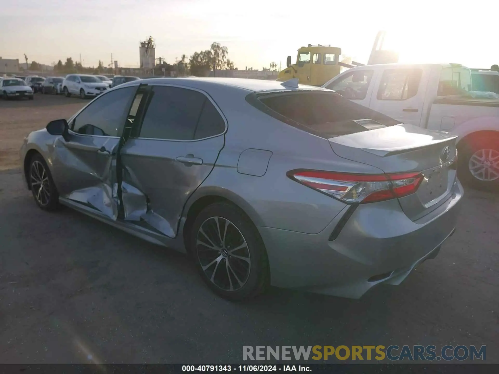 3 Фотография поврежденного автомобиля 4T1G11AKXLU926819 TOYOTA CAMRY 2020