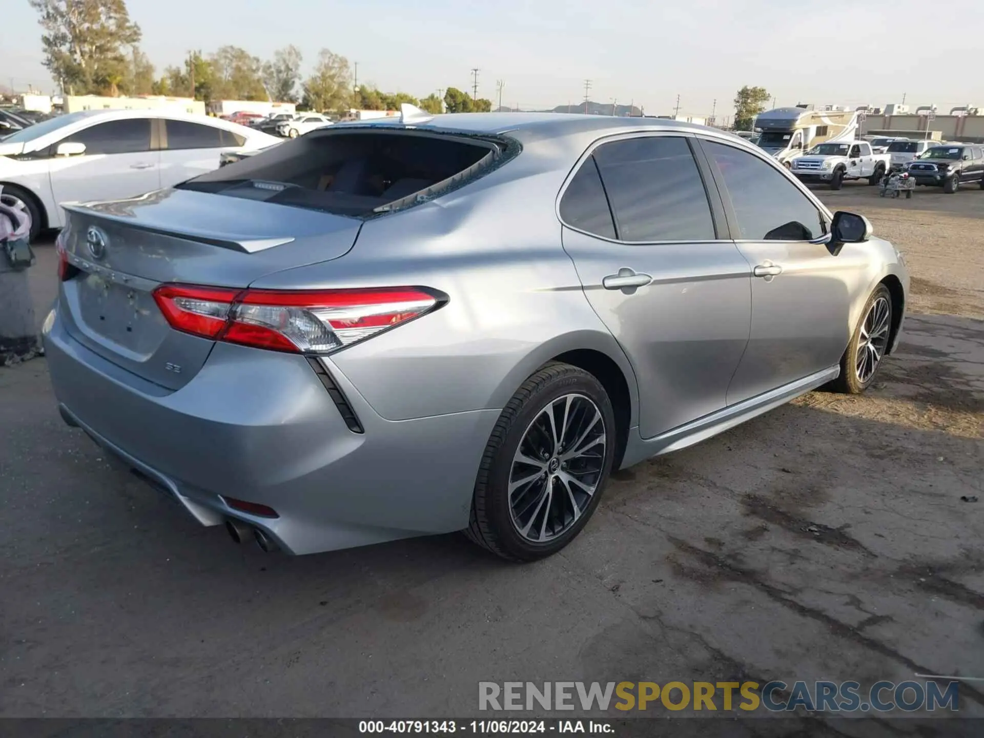 4 Фотография поврежденного автомобиля 4T1G11AKXLU926819 TOYOTA CAMRY 2020