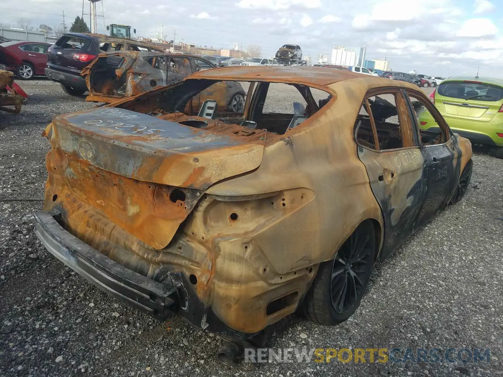 4 Photograph of a damaged car 4T1G11AKXLU941434 TOYOTA CAMRY 2020