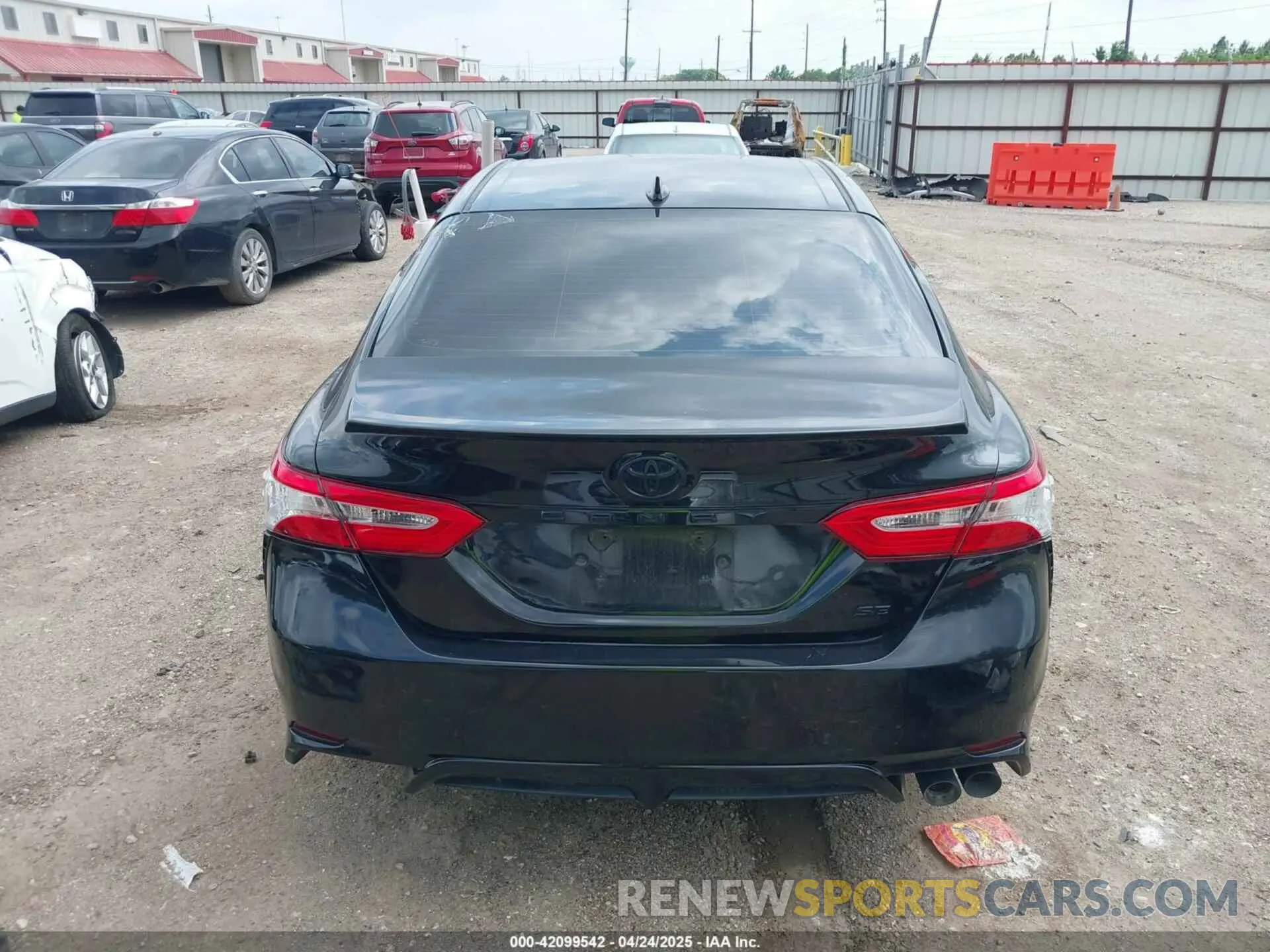 17 Photograph of a damaged car 4T1G11AKXLU965863 TOYOTA CAMRY 2020