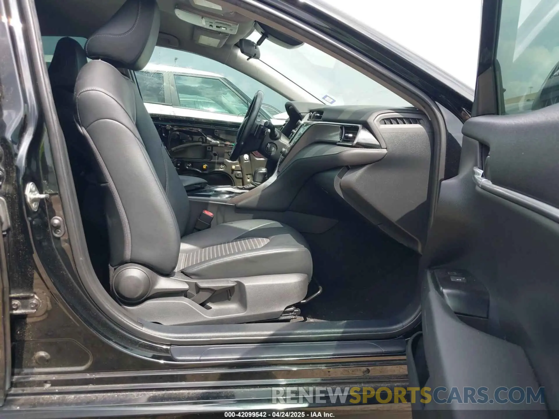 5 Photograph of a damaged car 4T1G11AKXLU965863 TOYOTA CAMRY 2020