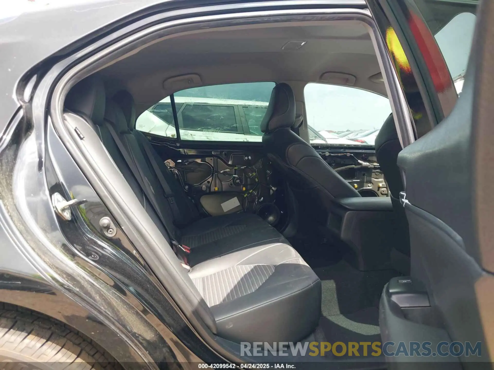 8 Photograph of a damaged car 4T1G11AKXLU965863 TOYOTA CAMRY 2020