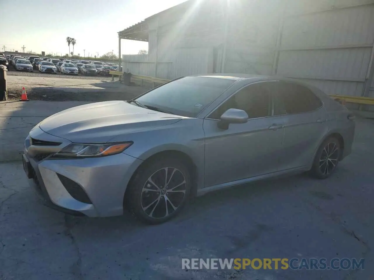 1 Photograph of a damaged car 4T1G11AKXLU975261 TOYOTA CAMRY 2020