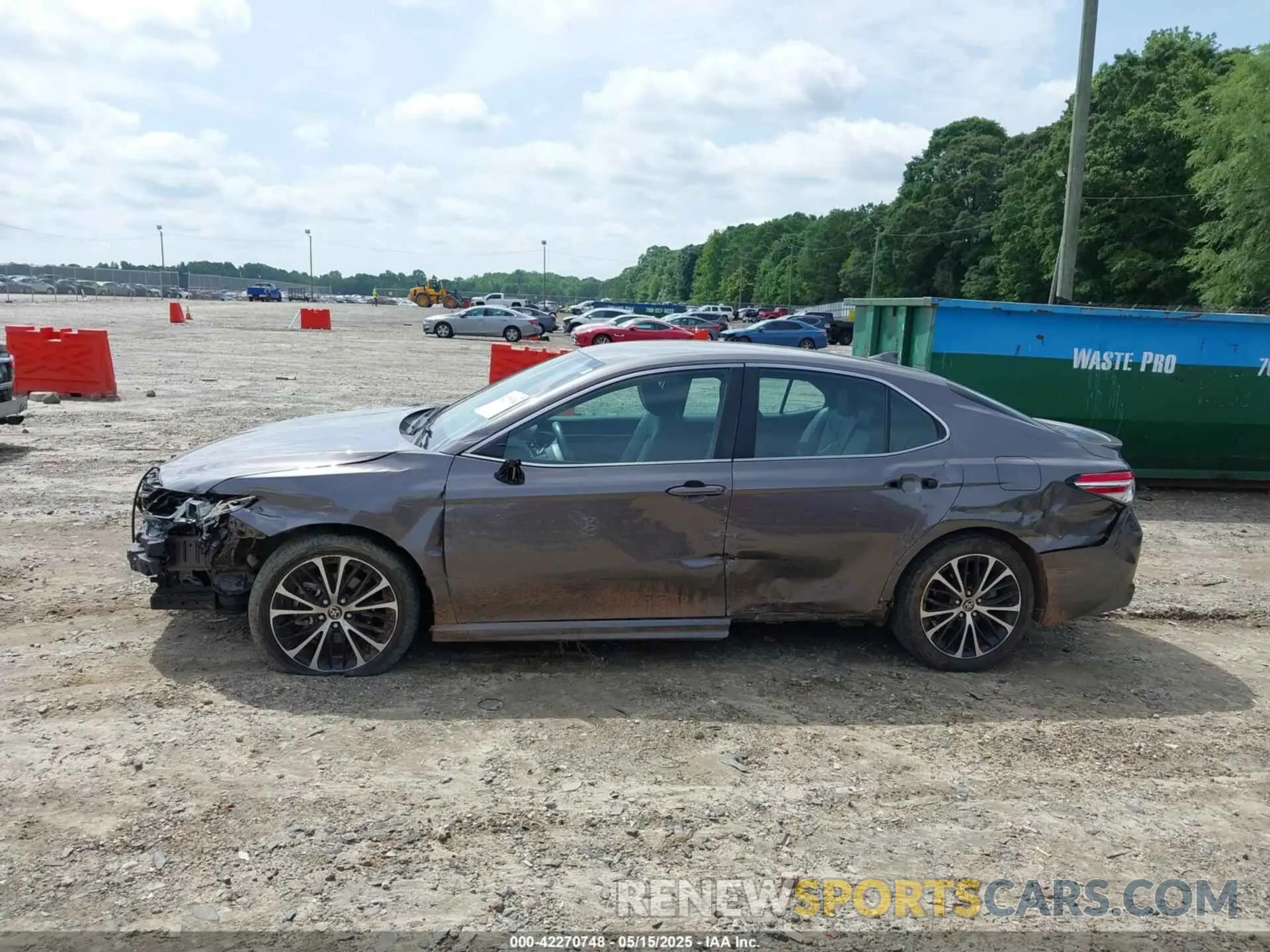 15 Photograph of a damaged car 4T1G11AKXLU976202 TOYOTA CAMRY 2020