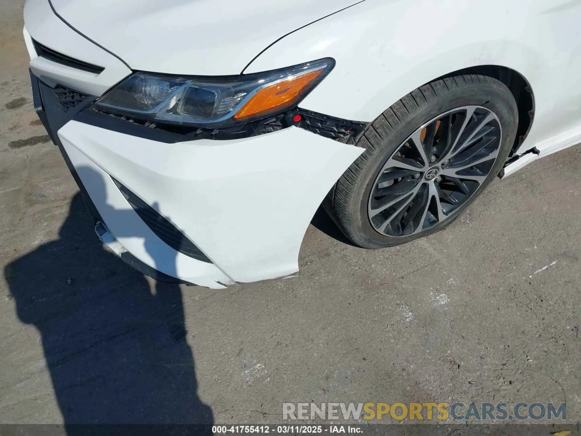 17 Photograph of a damaged car 4T1G11BK2LU008707 TOYOTA CAMRY 2020