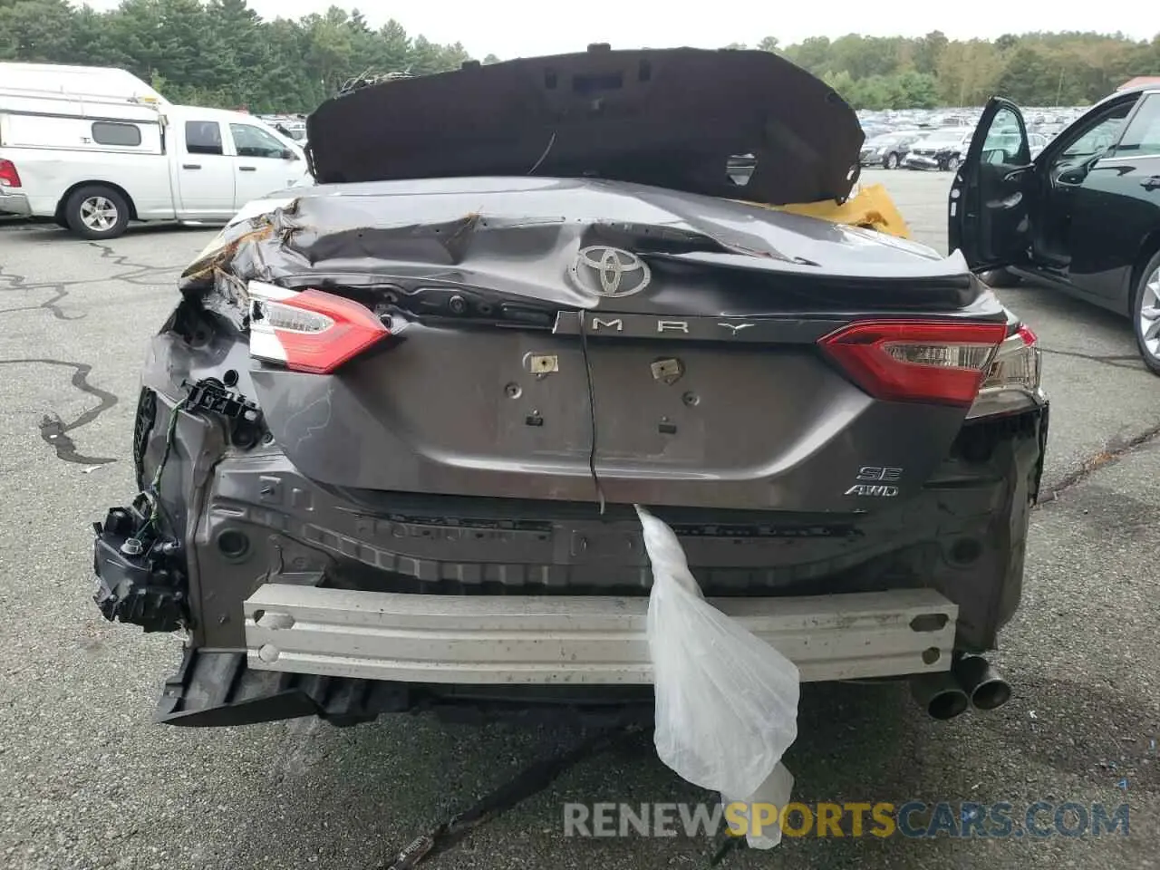 6 Photograph of a damaged car 4T1G11BK3LU019781 TOYOTA CAMRY 2020