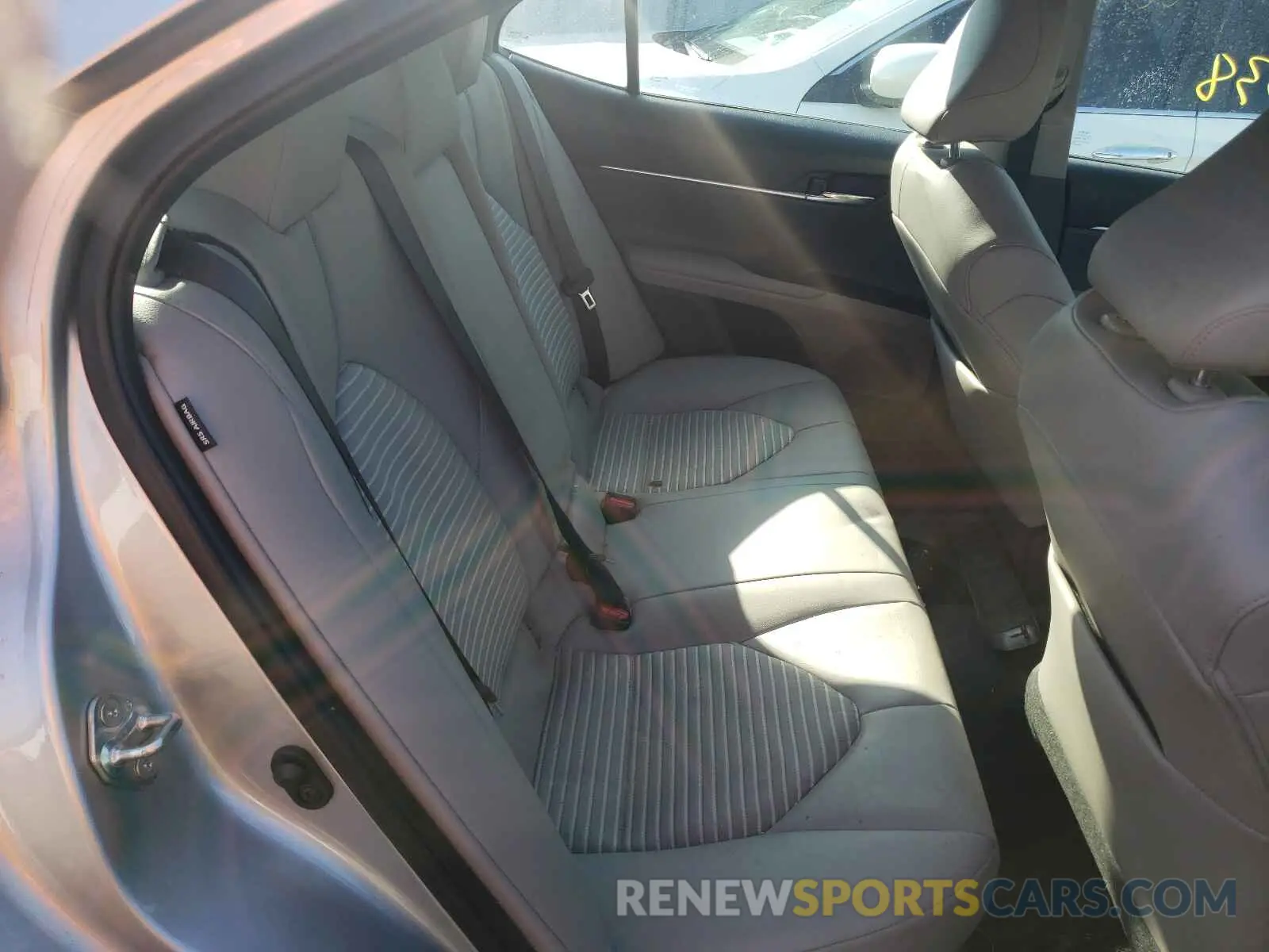 6 Фотография поврежденного автомобиля 4T1G11BK4LU012578 TOYOTA CAMRY 2020