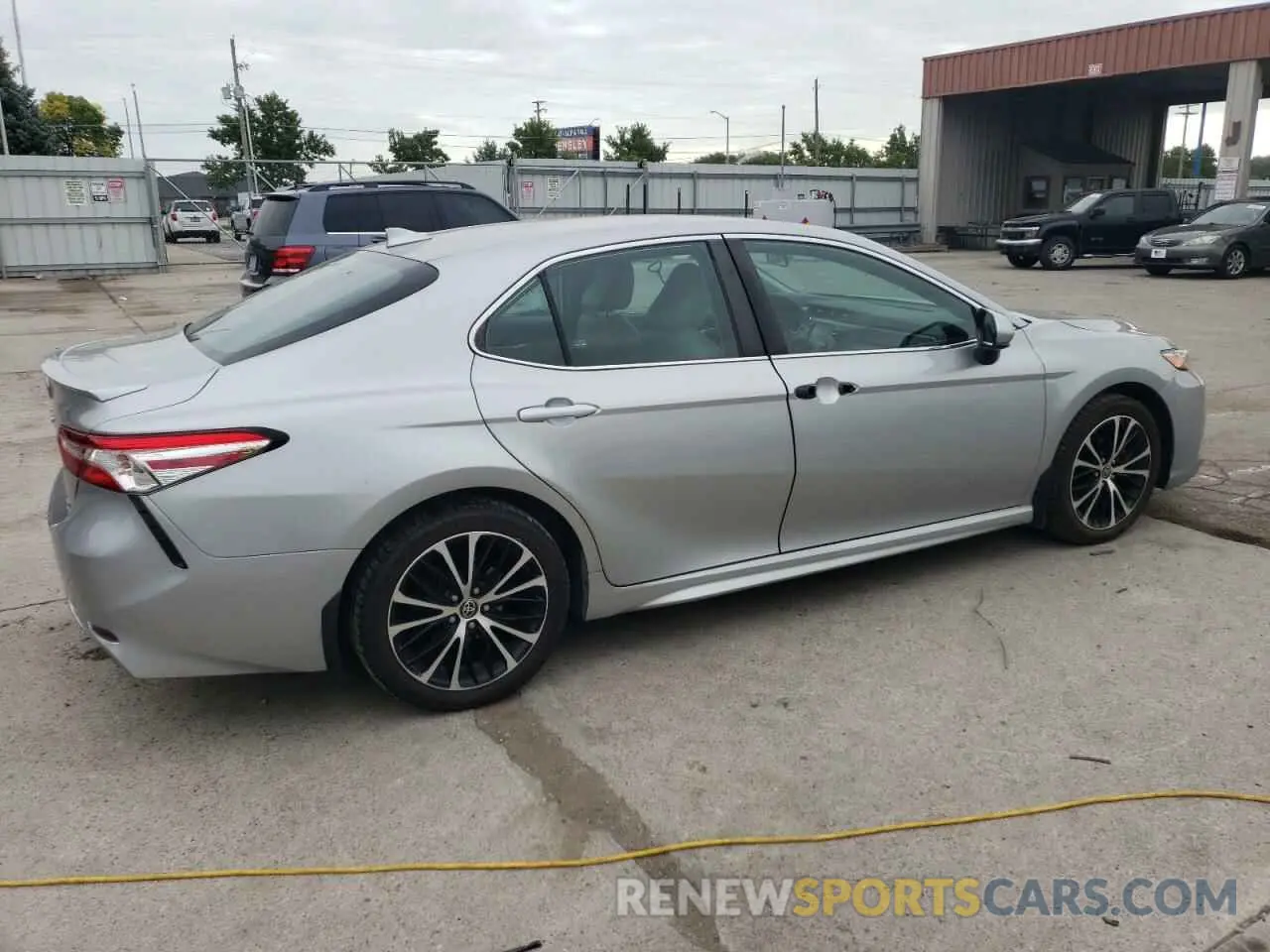 3 Photograph of a damaged car 4T1G11BK5LU001640 TOYOTA CAMRY 2020