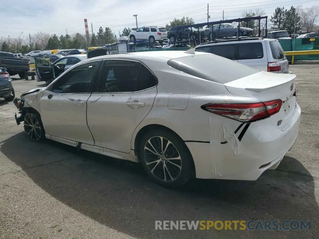 2 Фотография поврежденного автомобиля 4T1G11BK6LU011867 TOYOTA CAMRY 2020